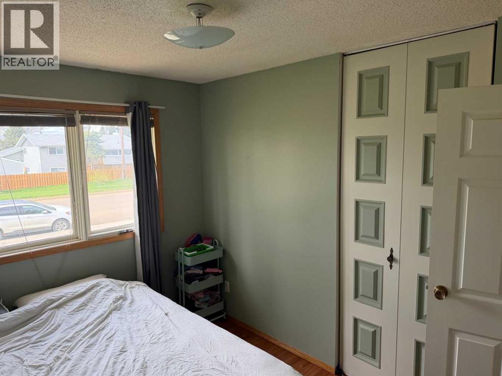 5311 50 Avenue - 5