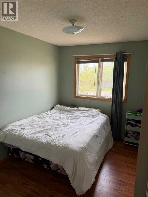 5311 50 Avenue - 4
