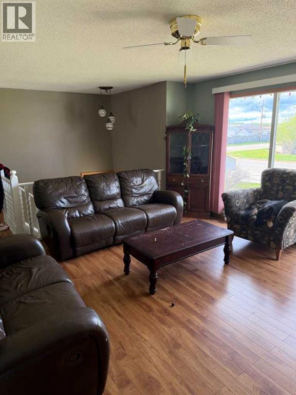 5311 50 Avenue - 10