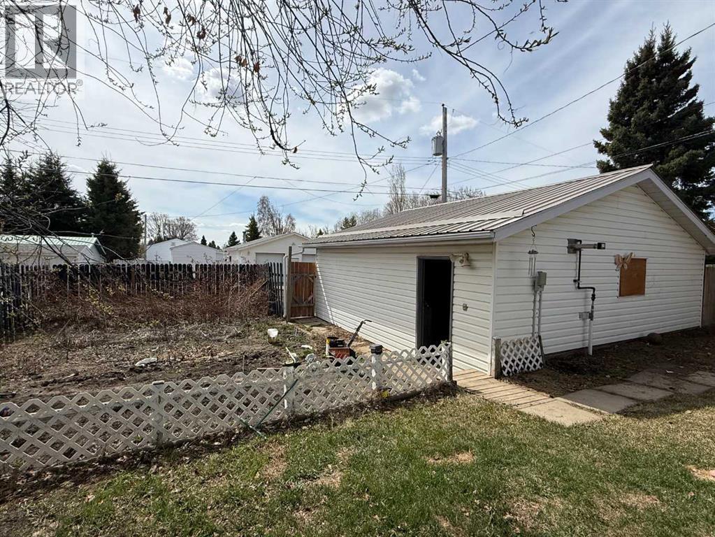 5311 50 Avenue - 17