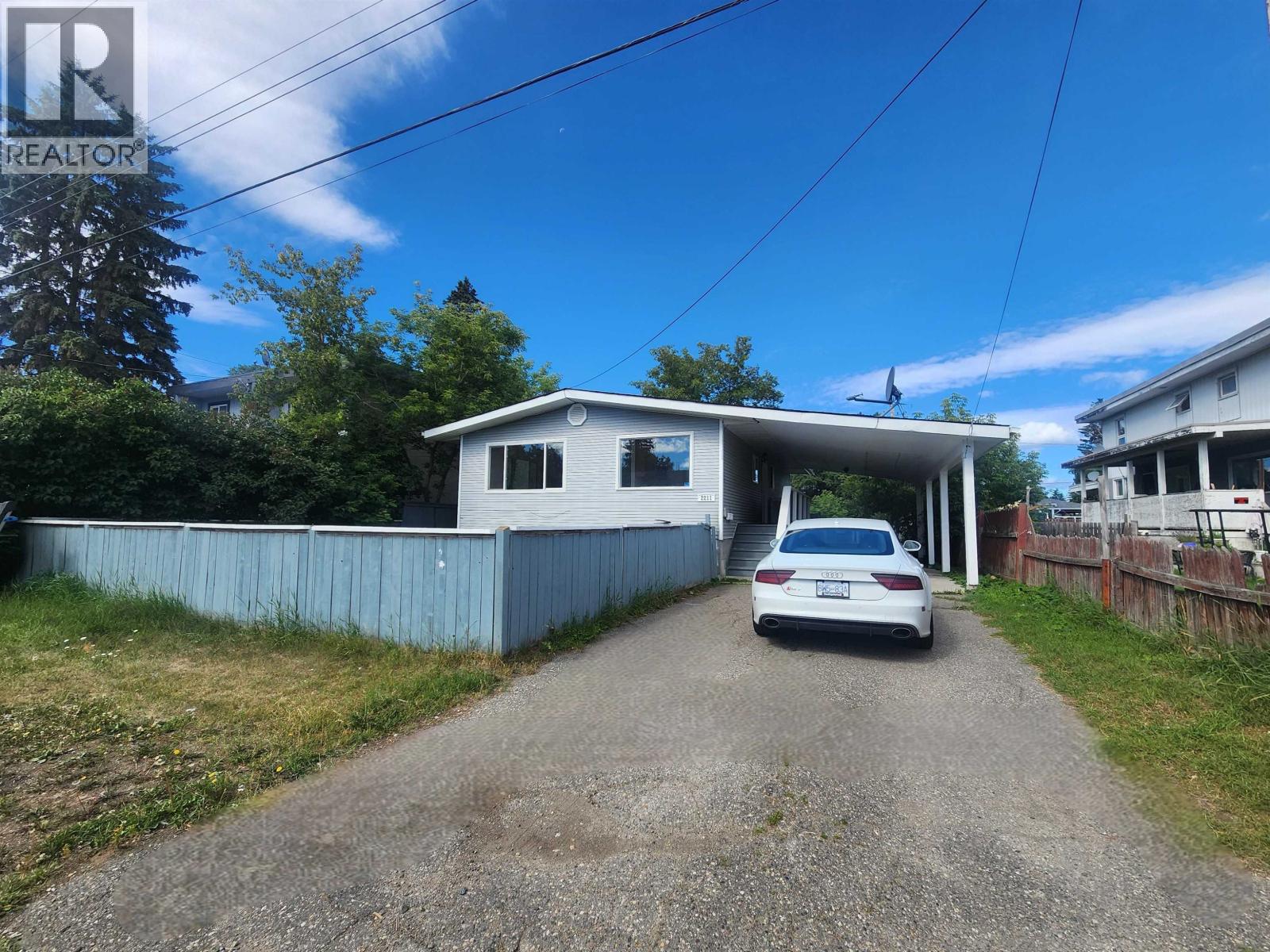 2211 OAK STREET - 24