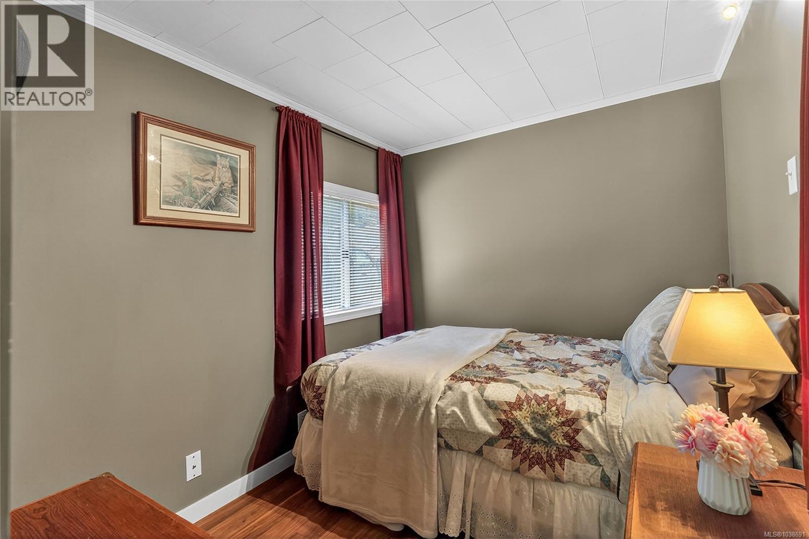695 Barclay Cres N - 11