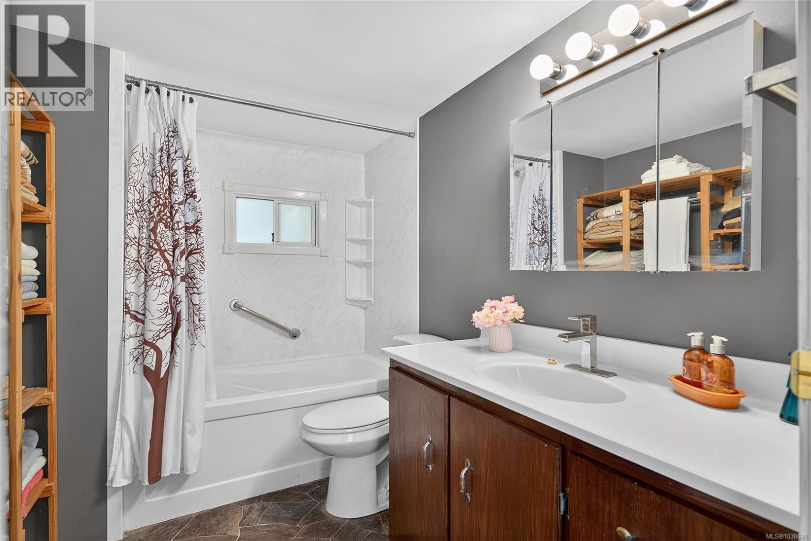 695 Barclay Cres N - 12