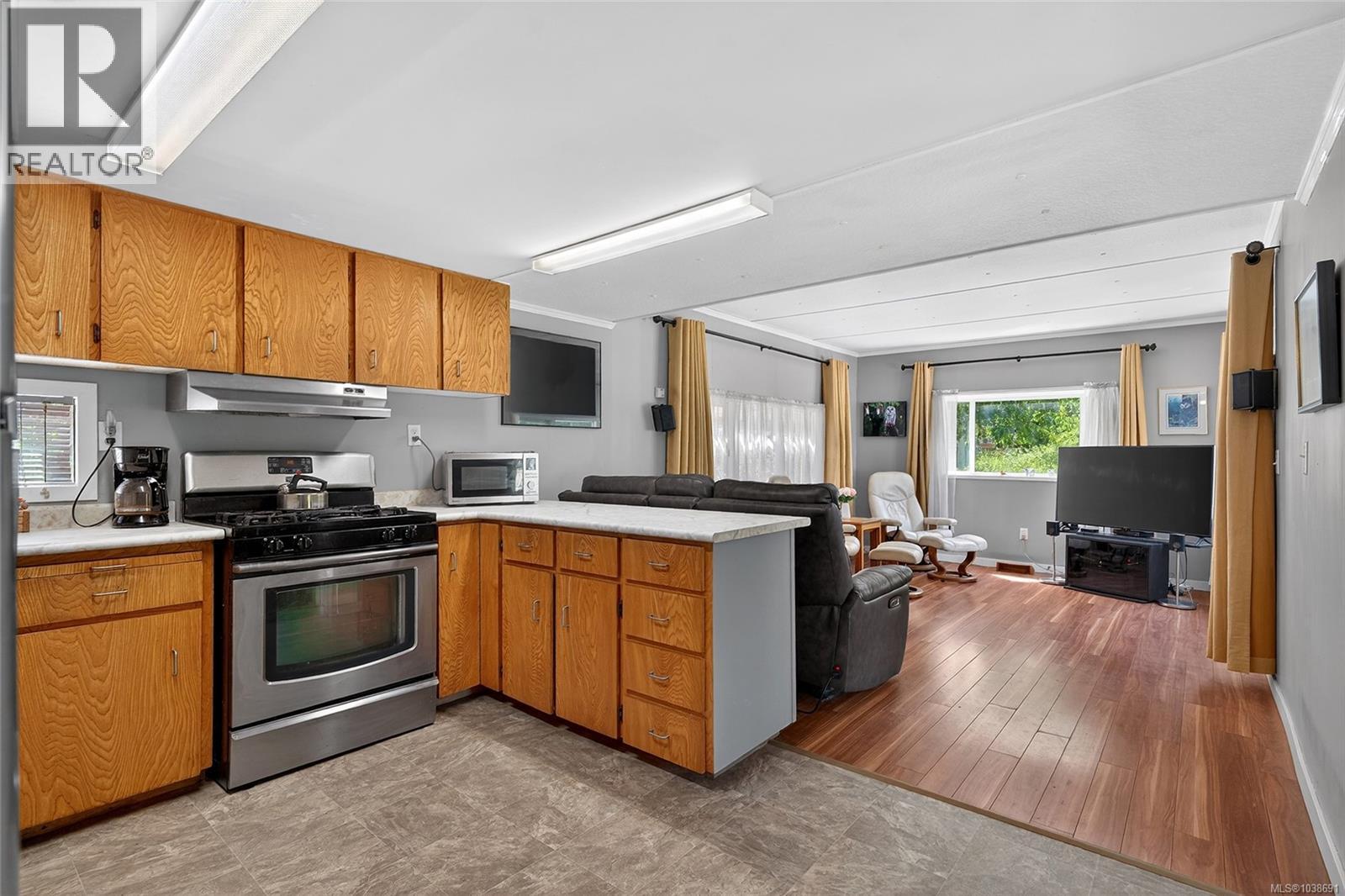 695 Barclay Cres N - 24