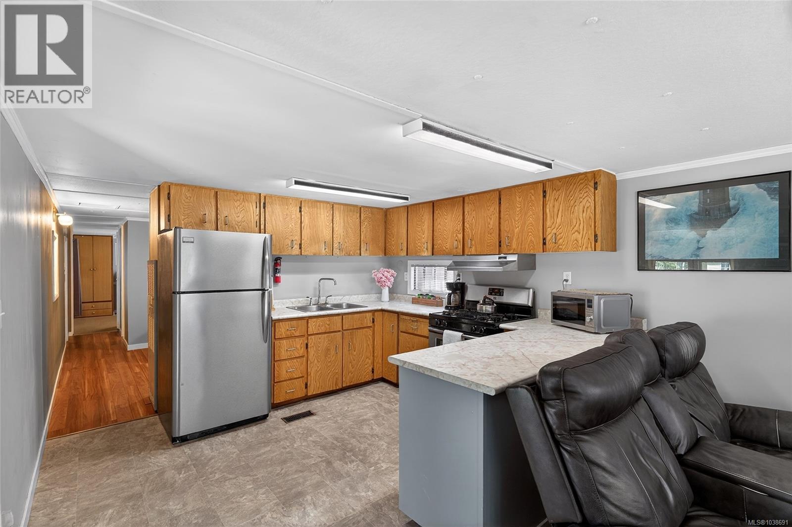 695 Barclay Cres N - 23