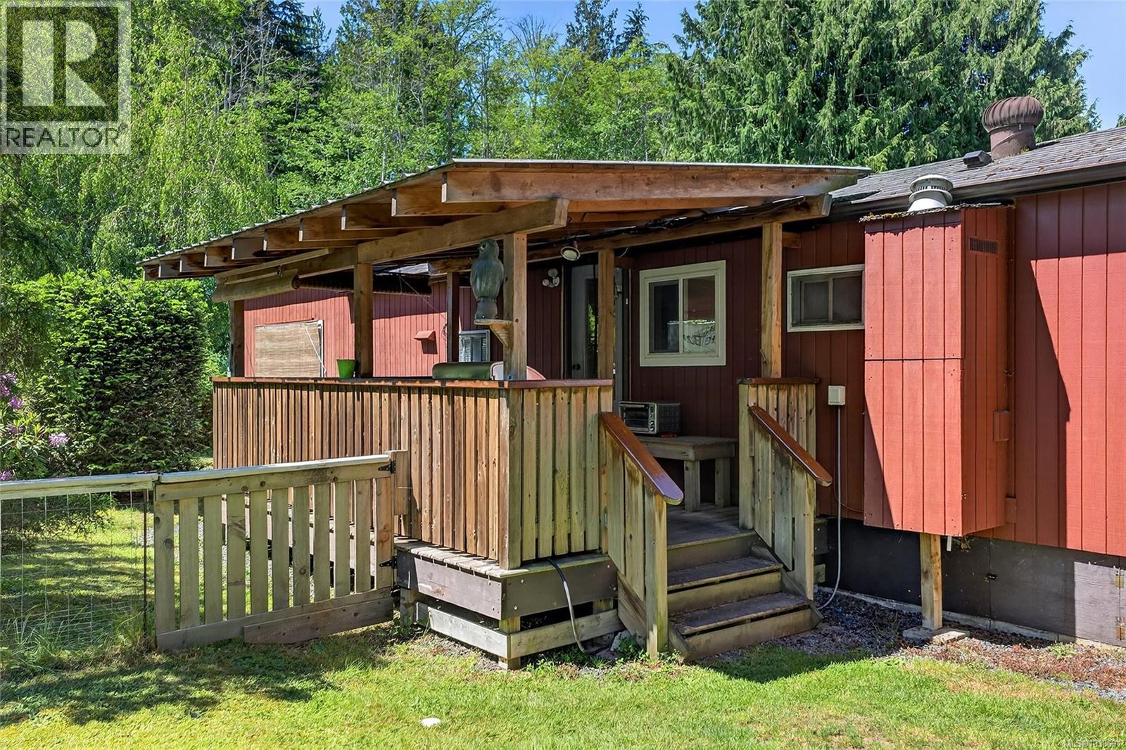 695 Barclay Cres N - 17