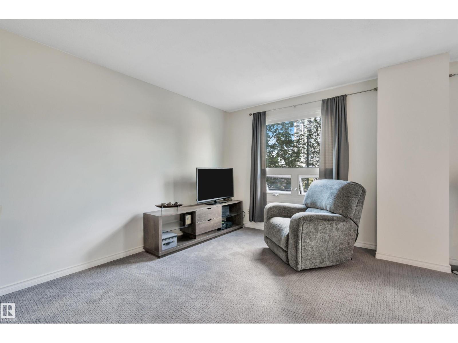 #204 12303 JASPER AV NW - 16