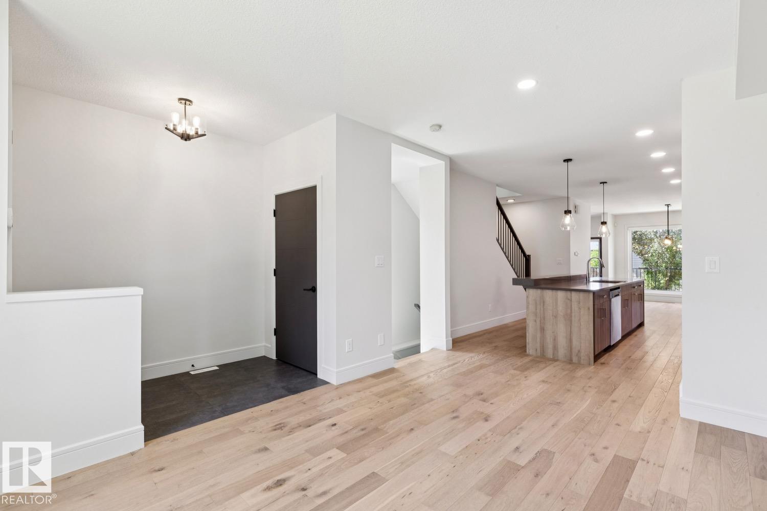 8928 148 ST NW - photo 5