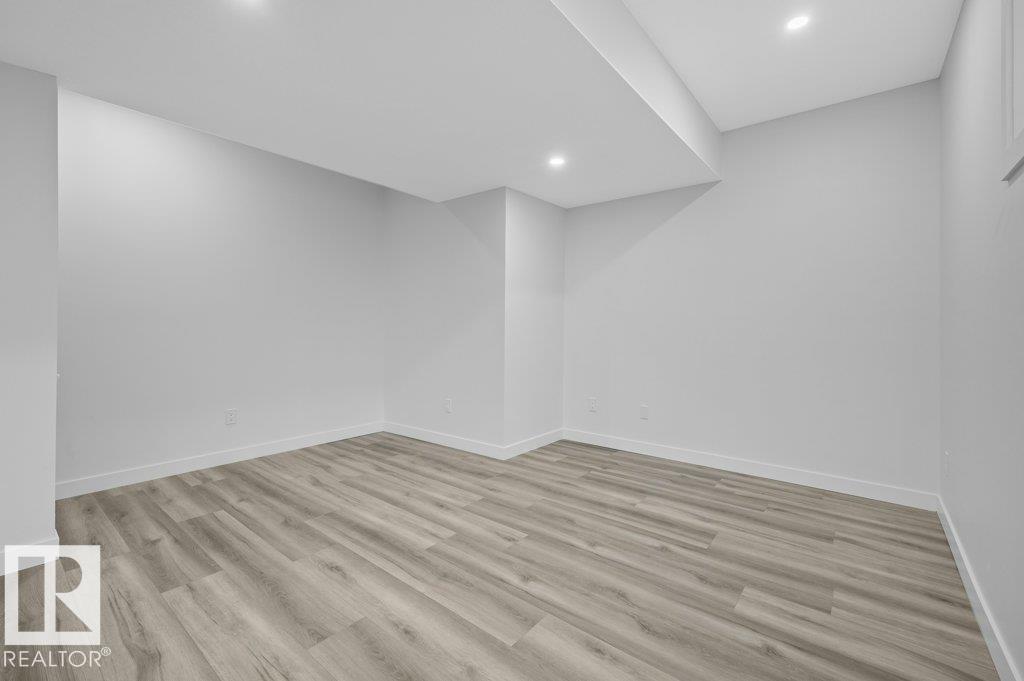 9733 153 ST NW - 14