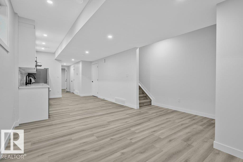 9733 153 ST NW - 18