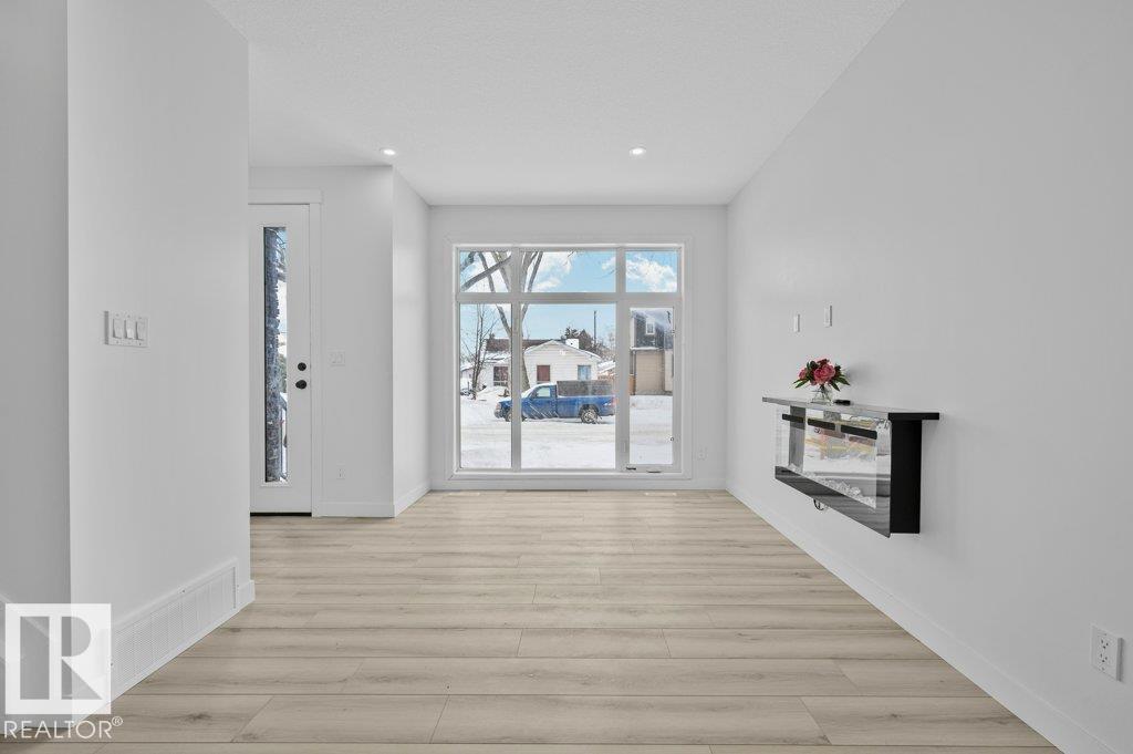 9733 153 ST NW - 4