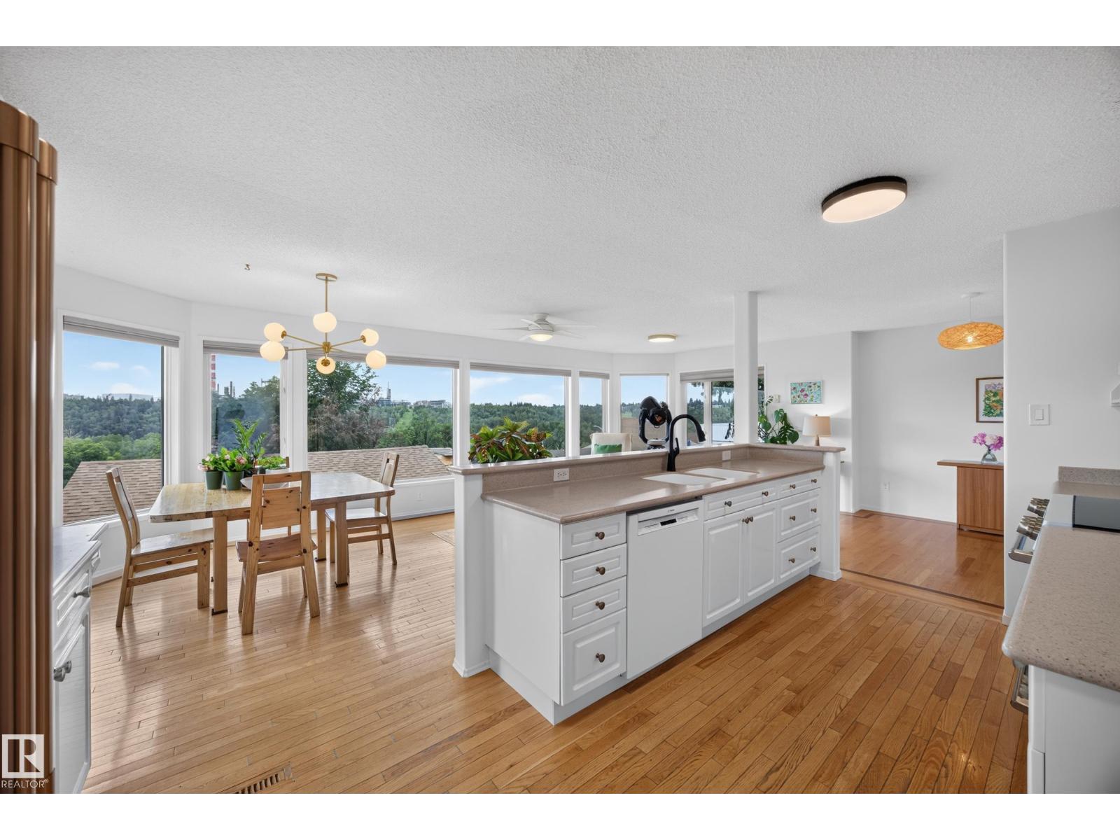 3411 103 AV NW — photo 8