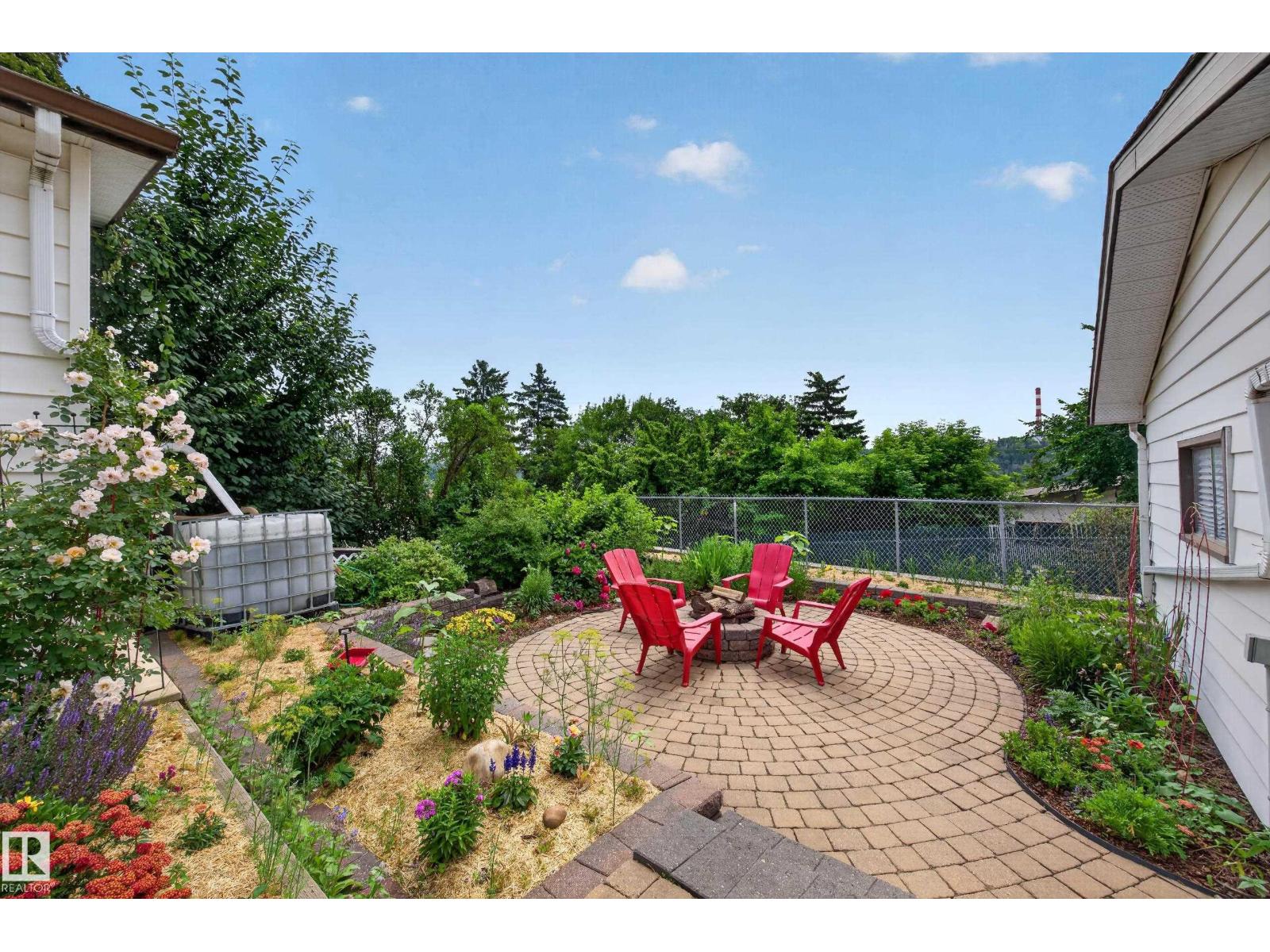 3411 103 AV NW — photo 35