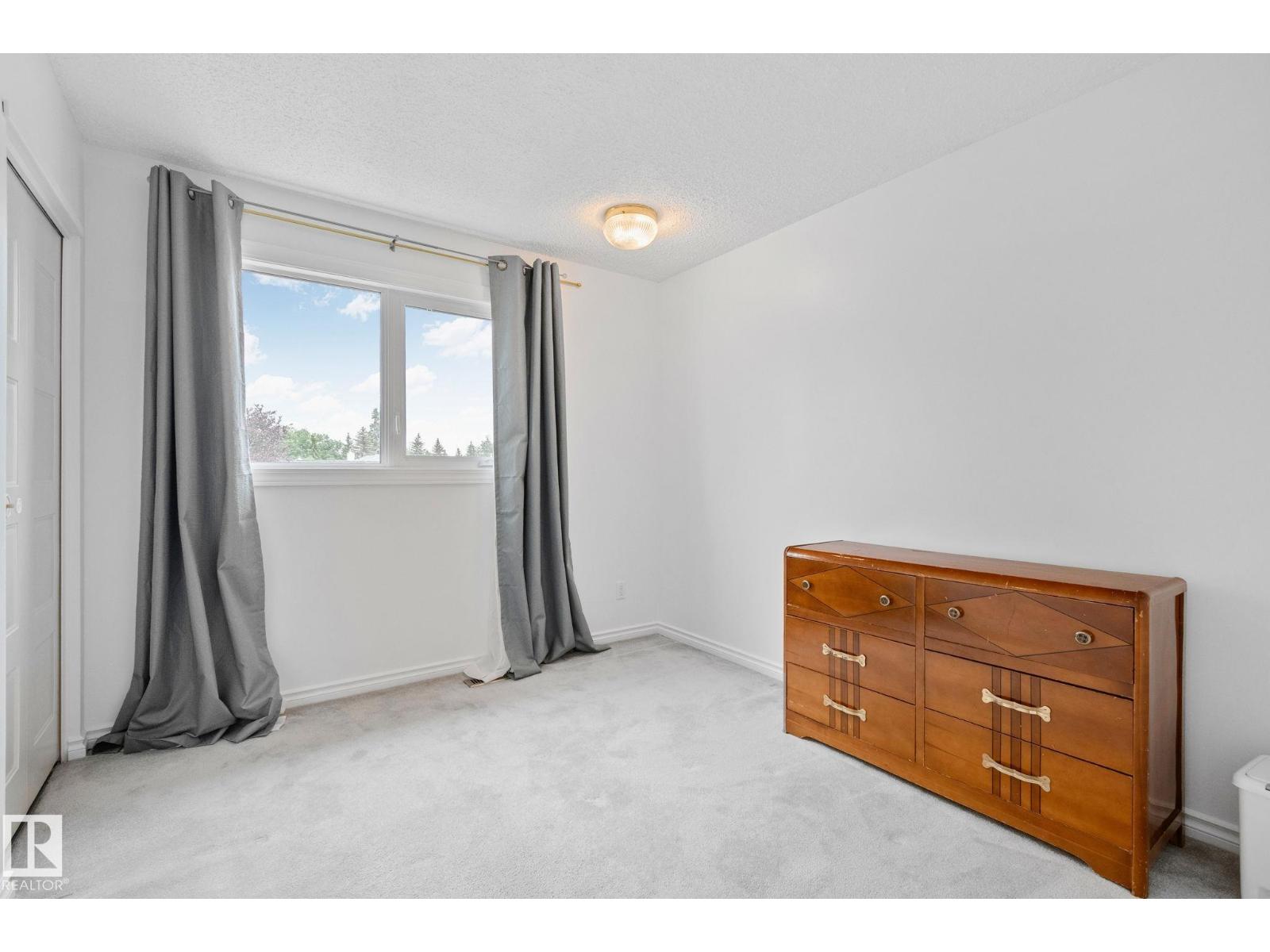 10715 33 AV NW - 16
