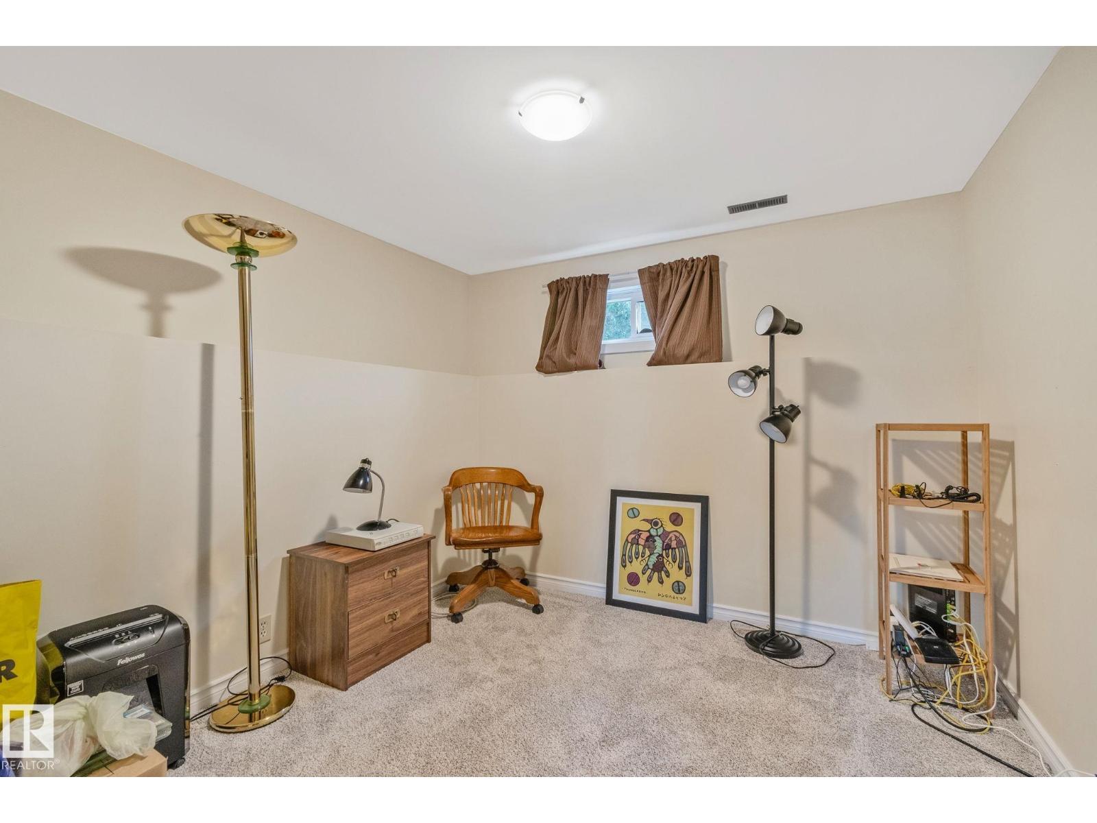 10715 33 AV NW - 29