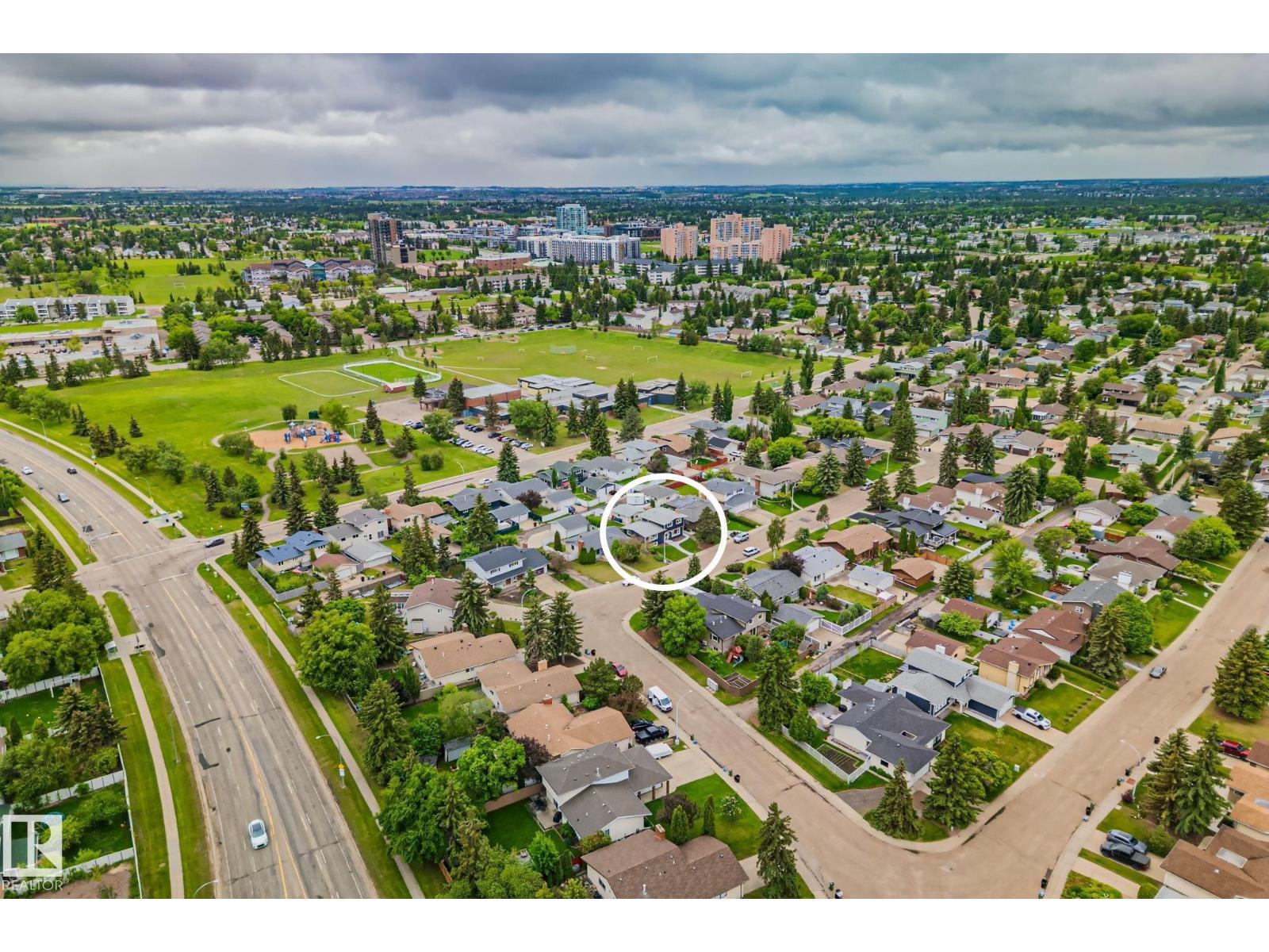 10715 33 AV NW - 38