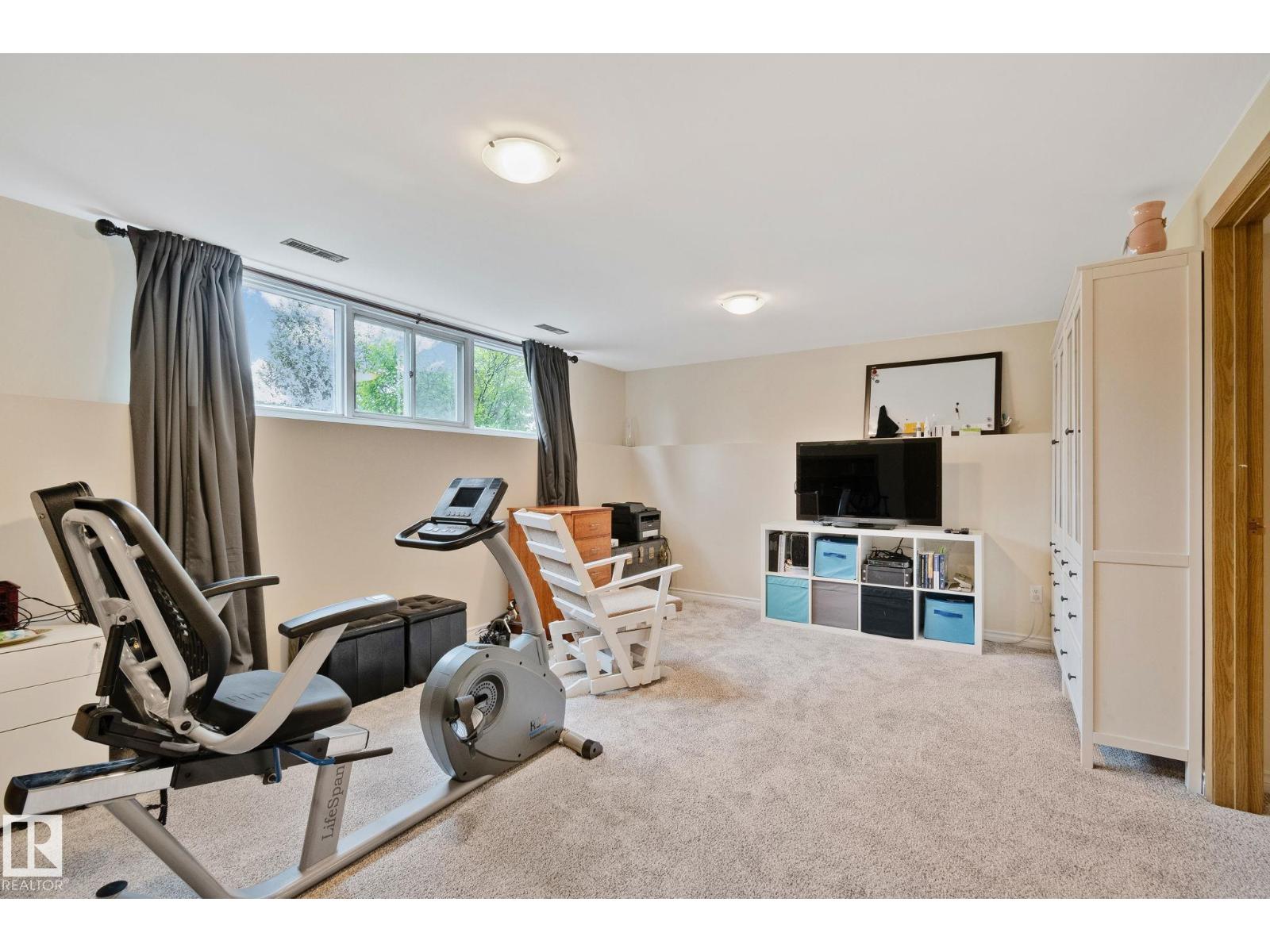 10715 33 AV NW - 27
