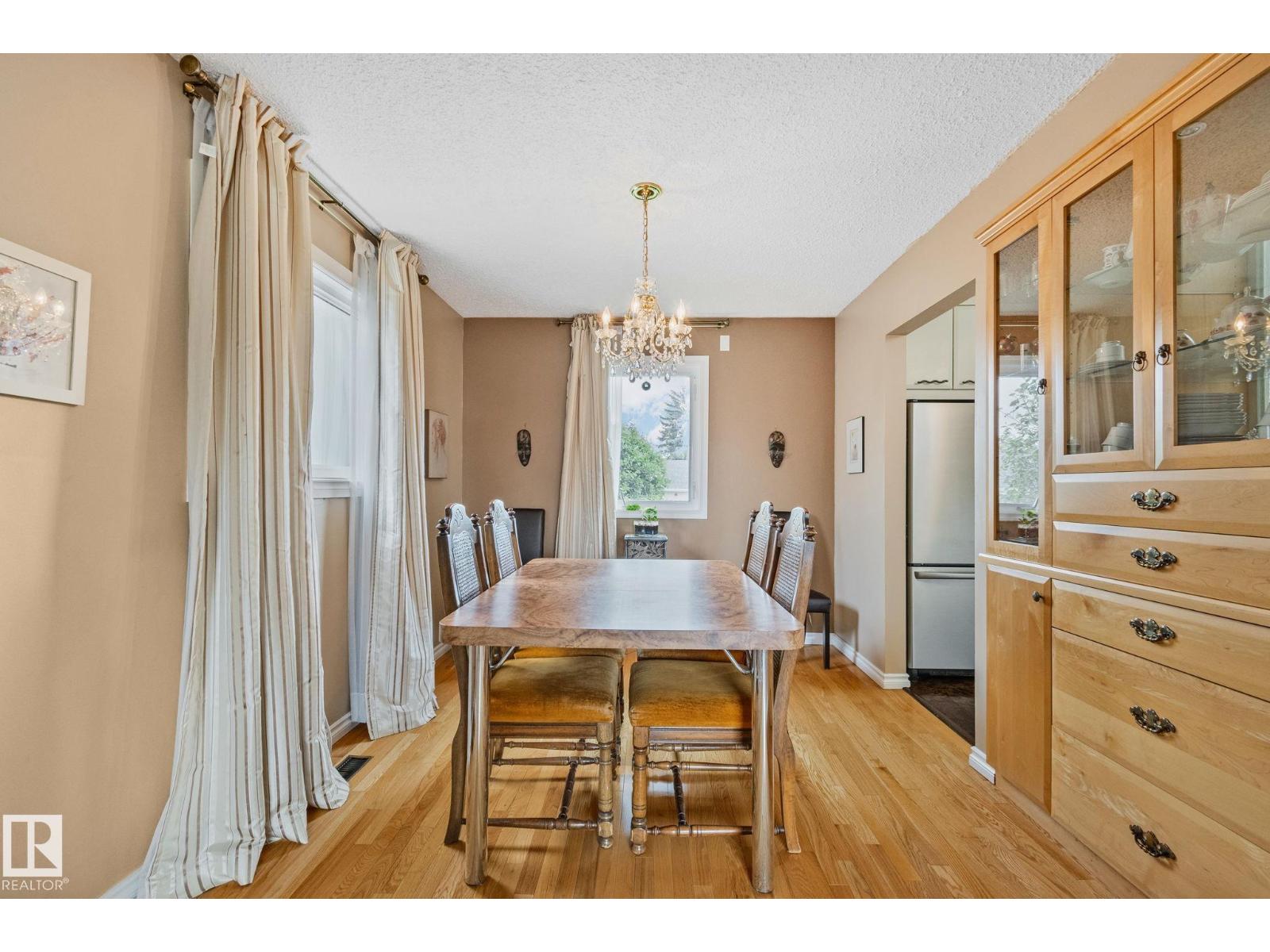 10715 33 AV NW - 7