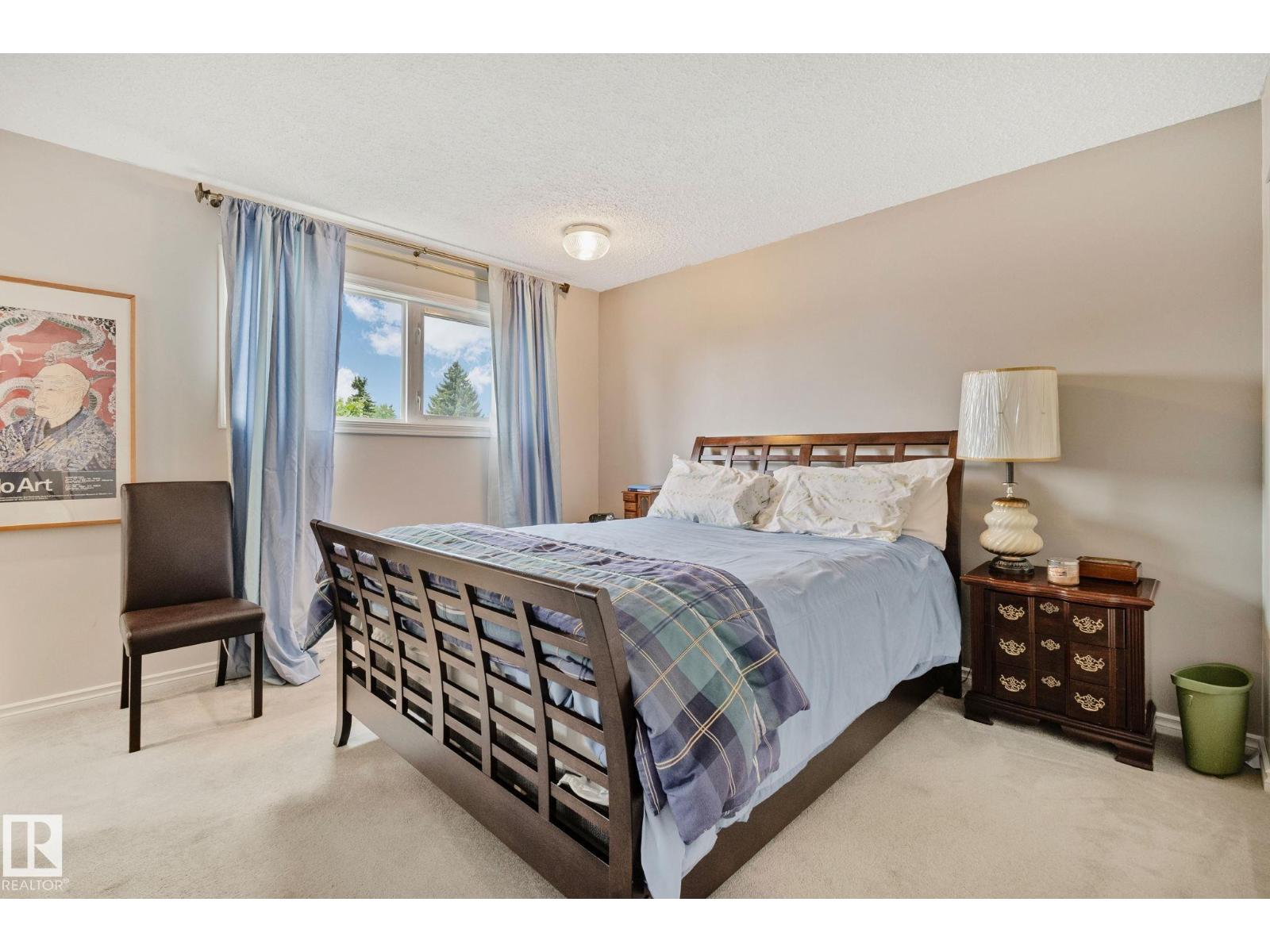 10715 33 AV NW - 11