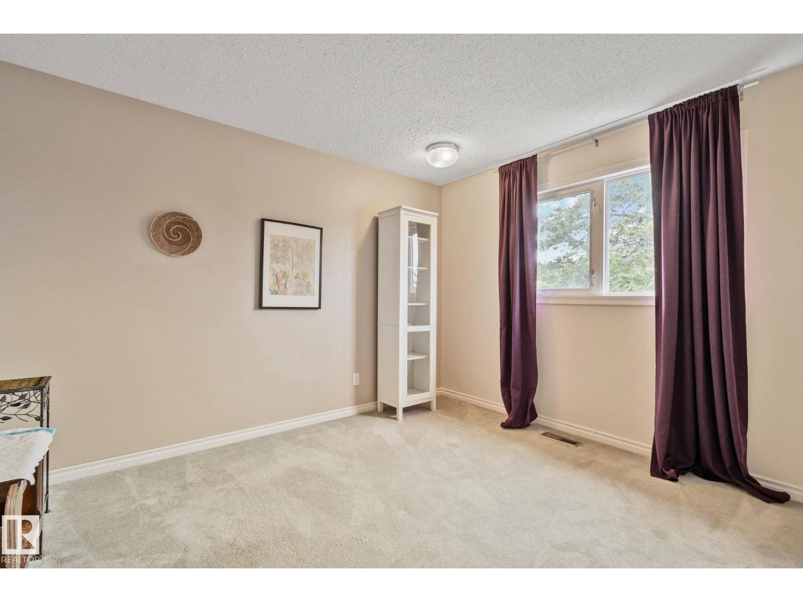 10715 33 AV NW - 14