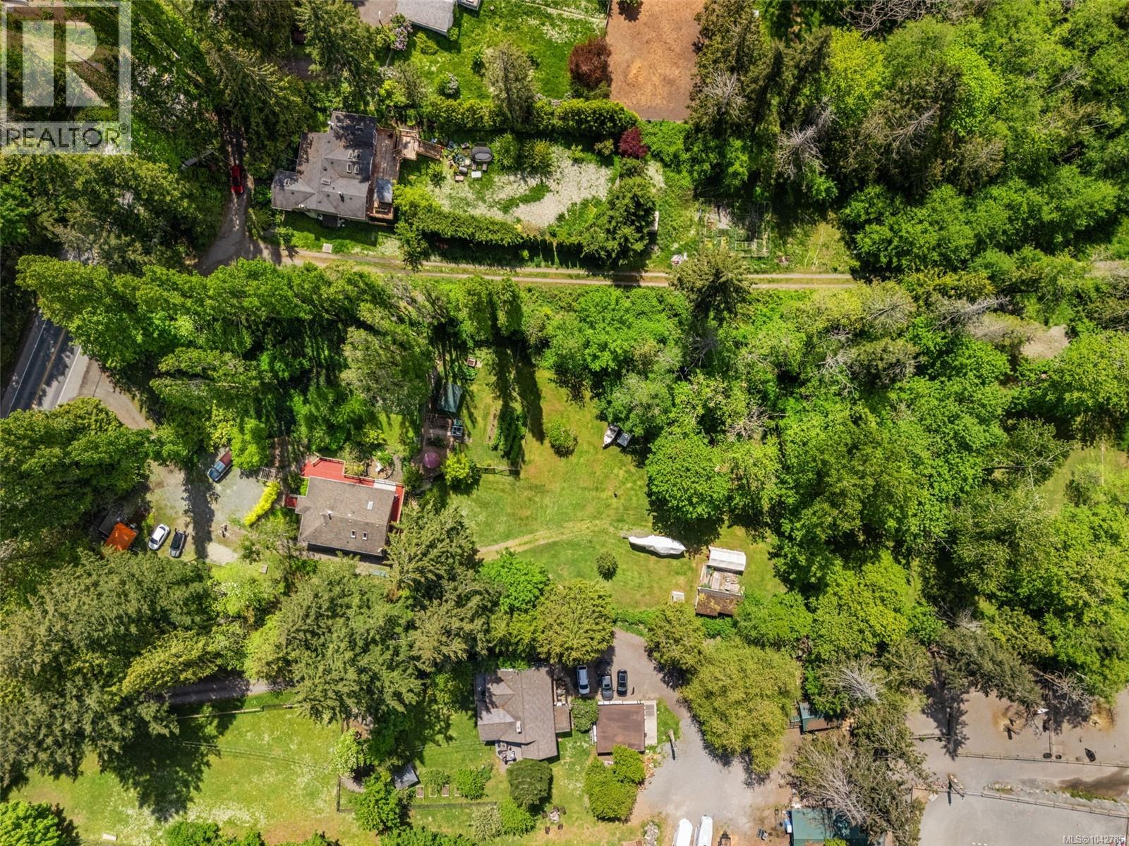 5932 West Saanich Rd - 1