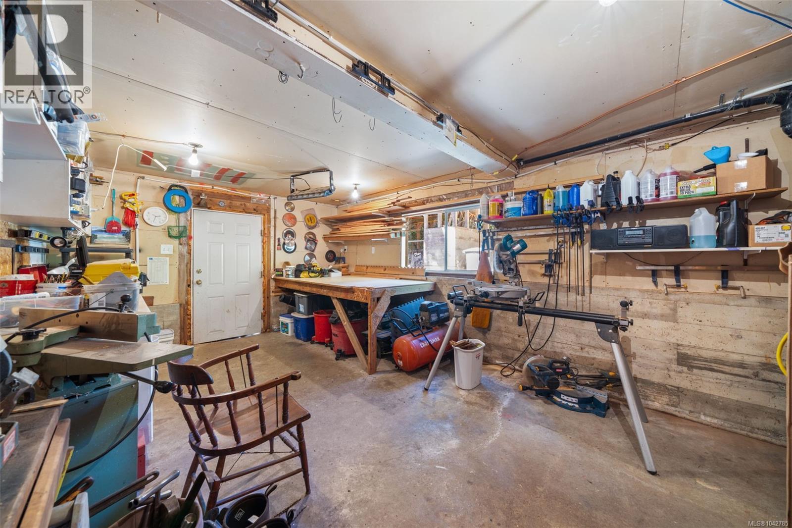 5932 West Saanich Rd - 37