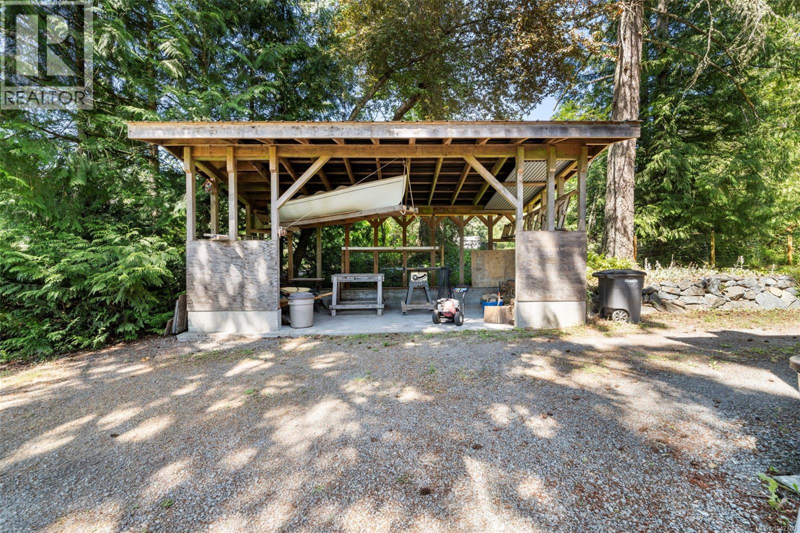 5932 West Saanich Rd - 48