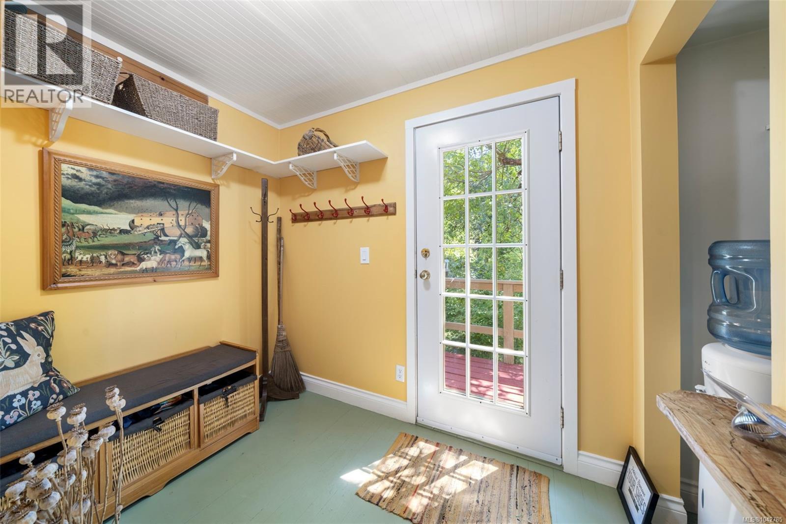5932 West Saanich Rd - 5