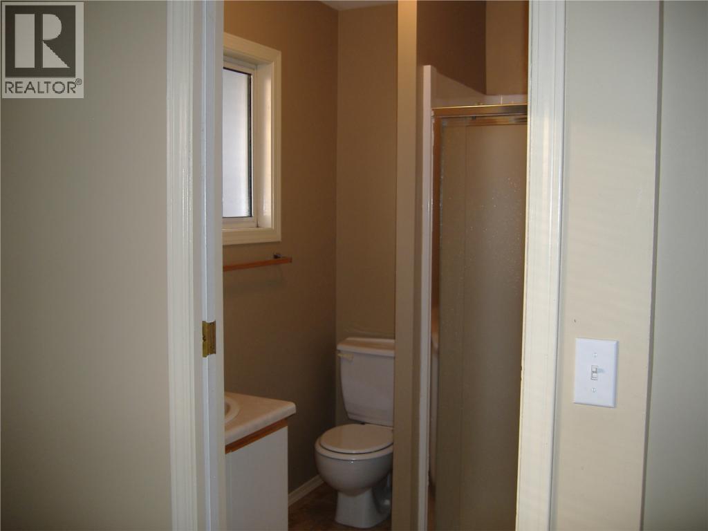  1425 Highland Drive South, Kelowna