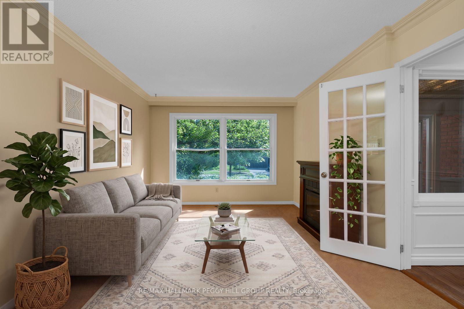 22 RICHLER CRESCENT - 3