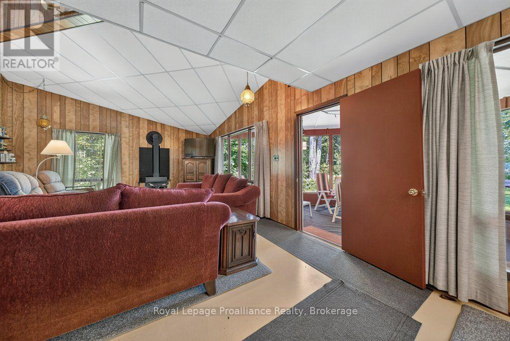 1185 HUGHES LANDING ROAD - 32