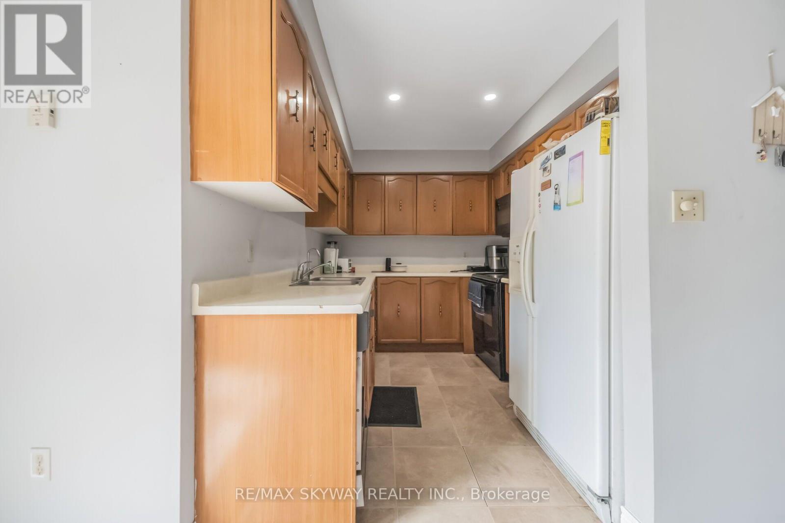 42 NEWBURY DRIVE - 20