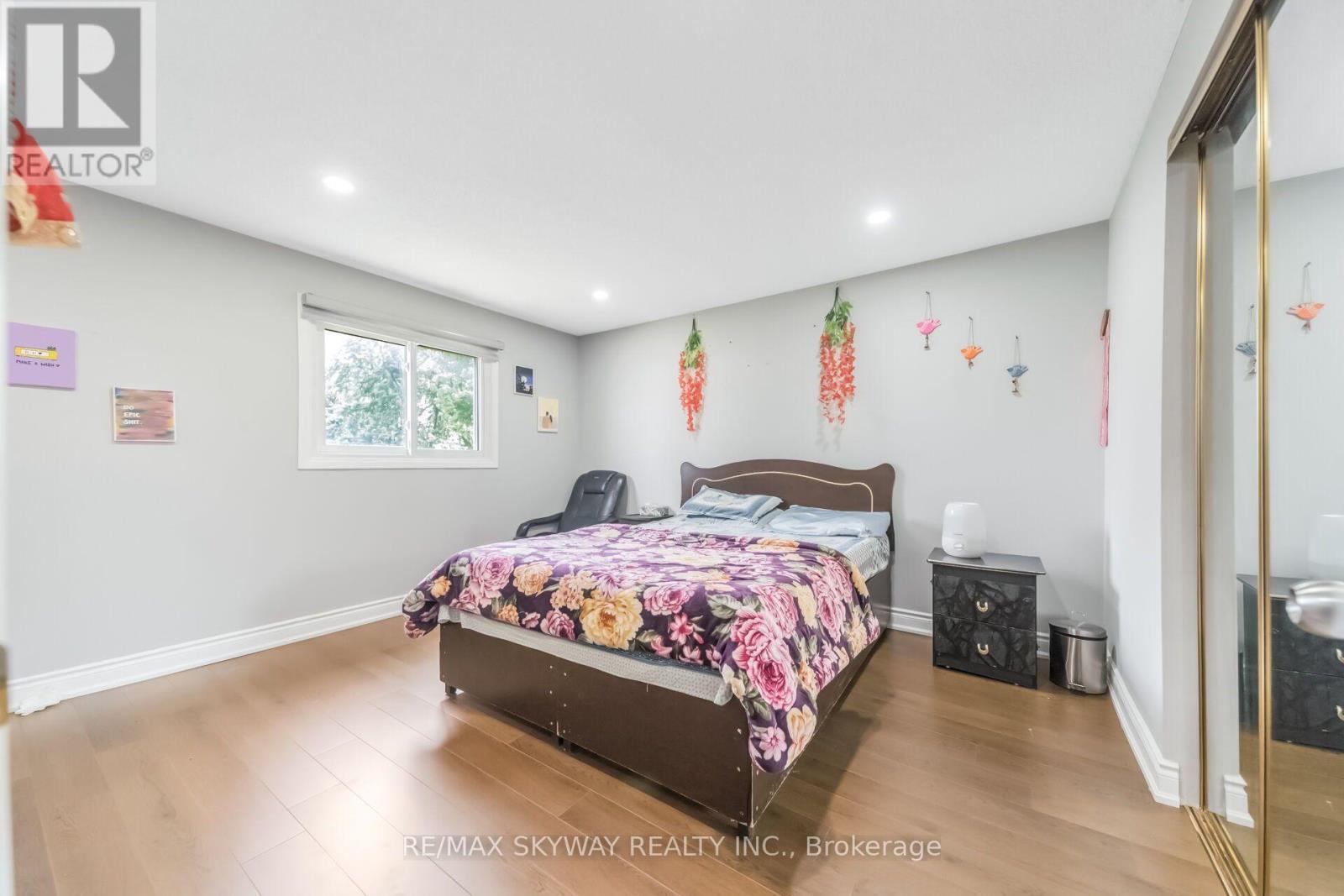 42 NEWBURY DRIVE - 25