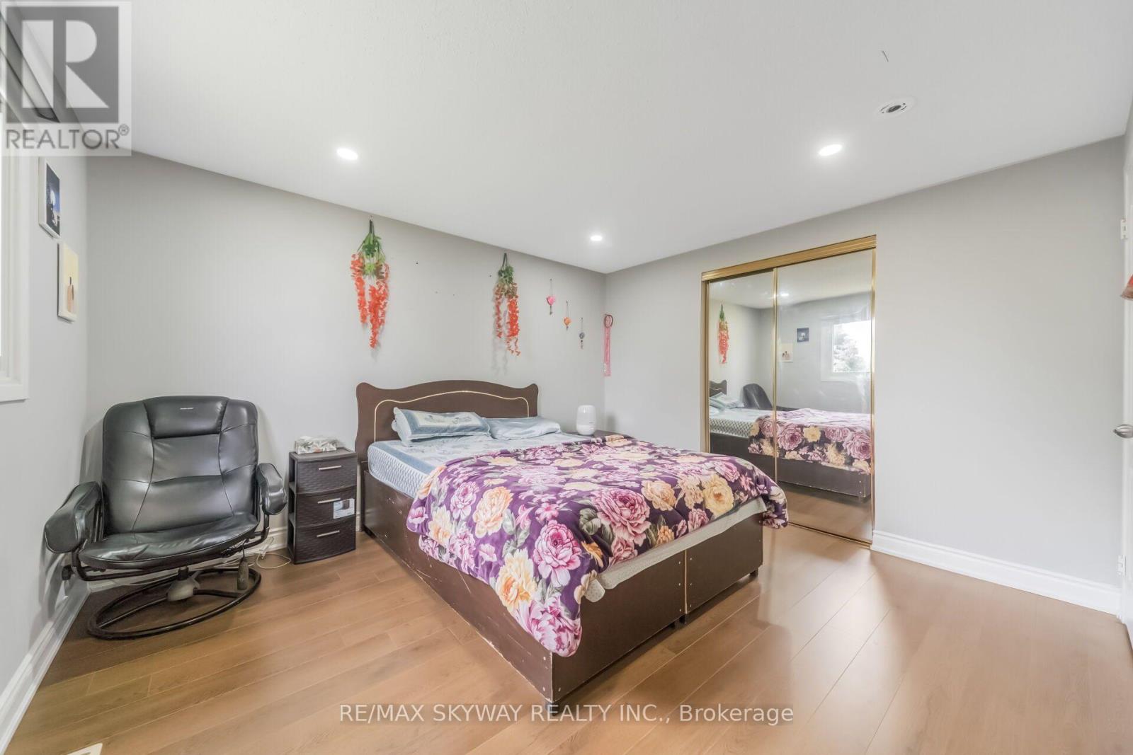 42 NEWBURY DRIVE - 26