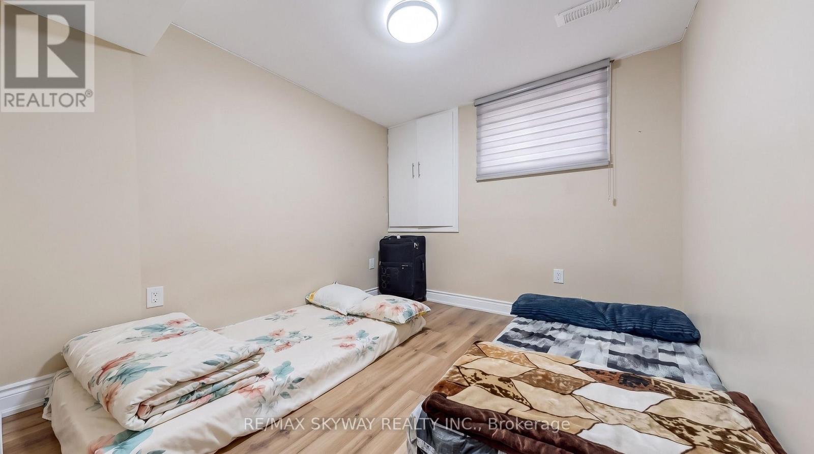 42 NEWBURY DRIVE - 39