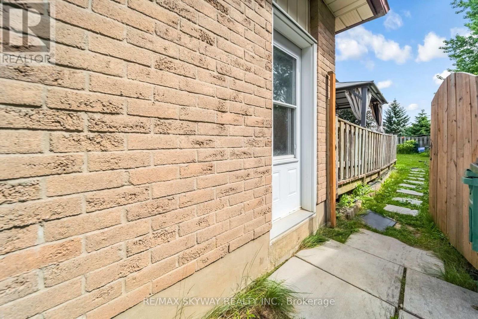 42 NEWBURY DRIVE - 42