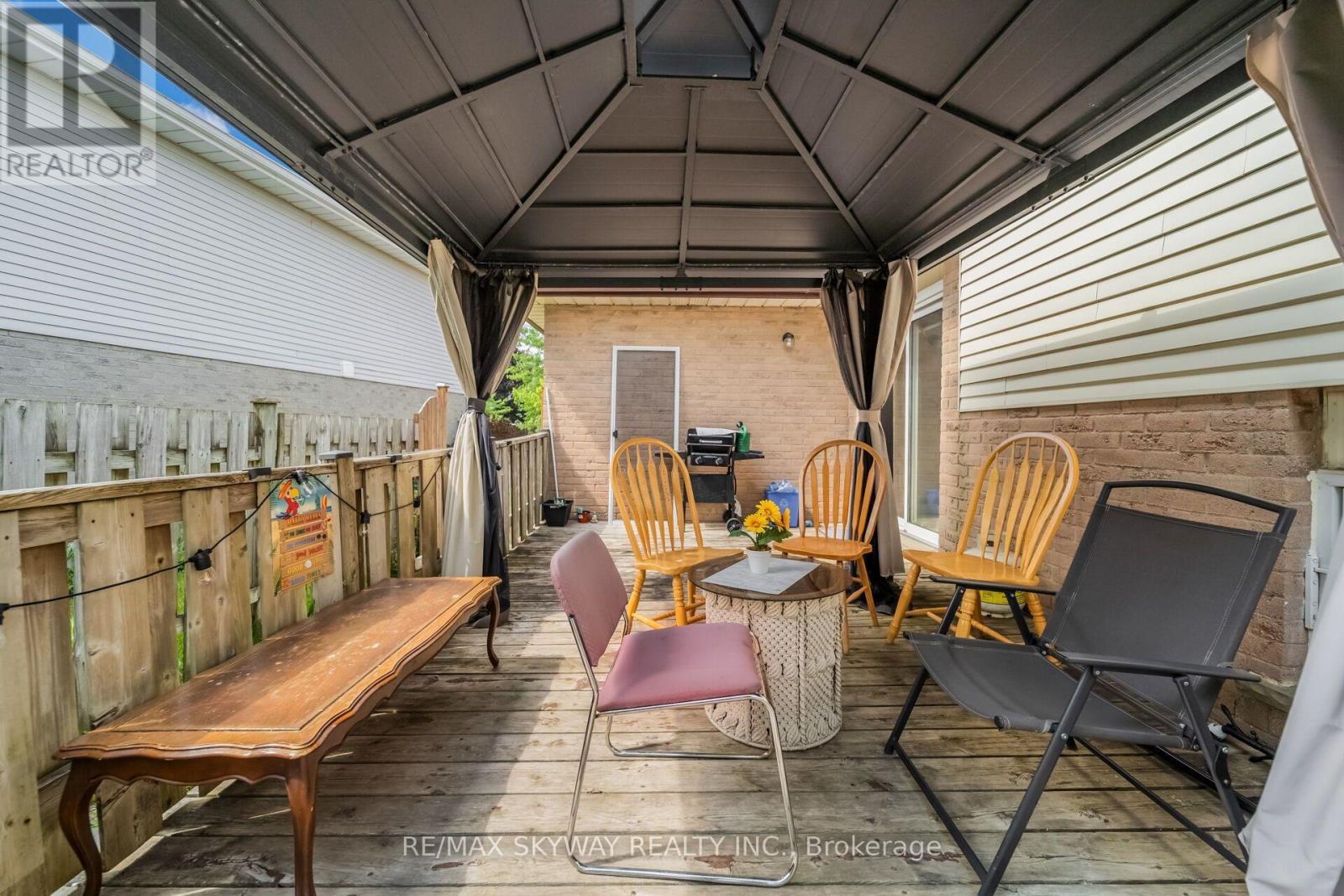 42 NEWBURY DRIVE - 43