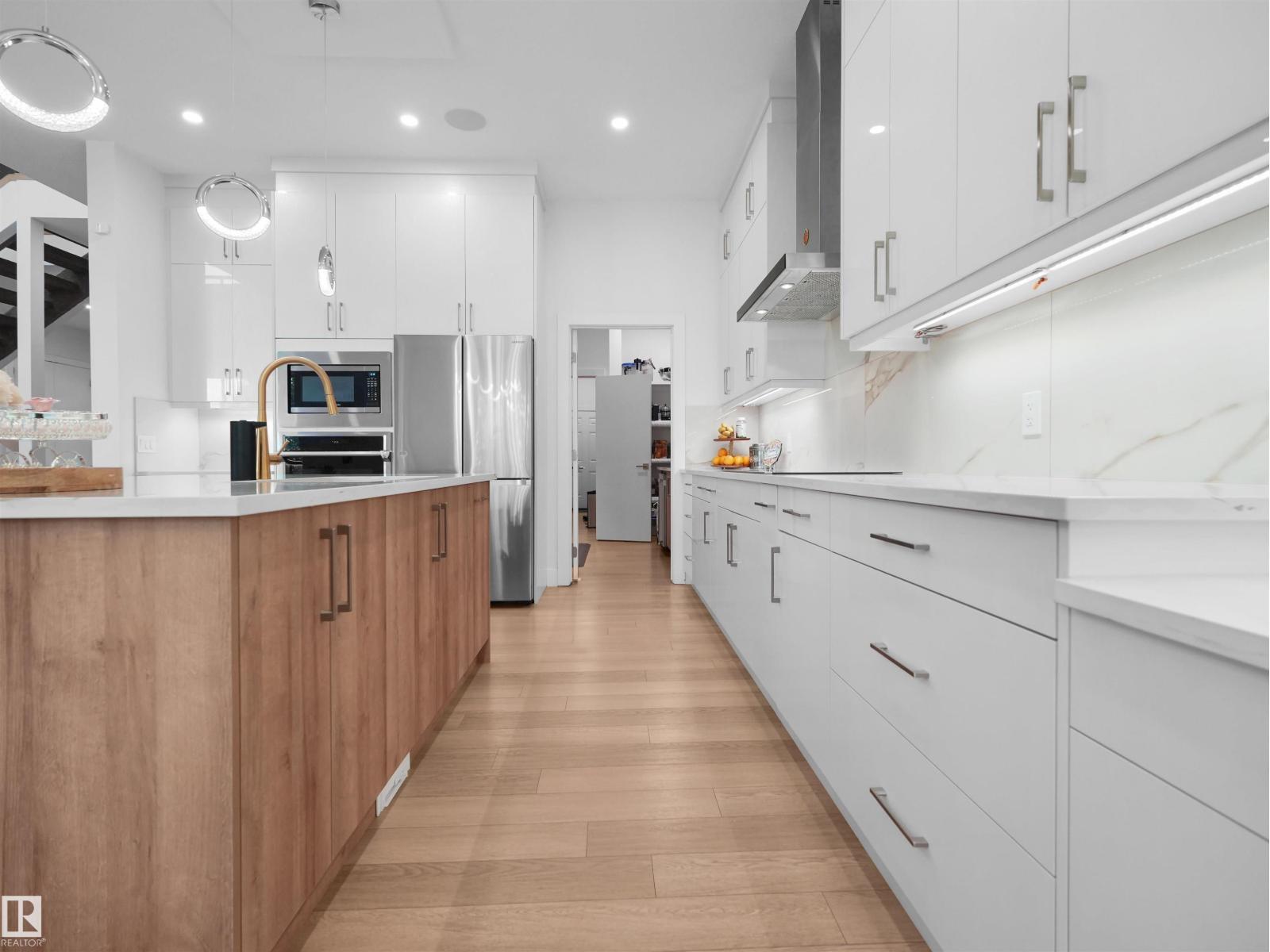 320 38 ST SW - 18