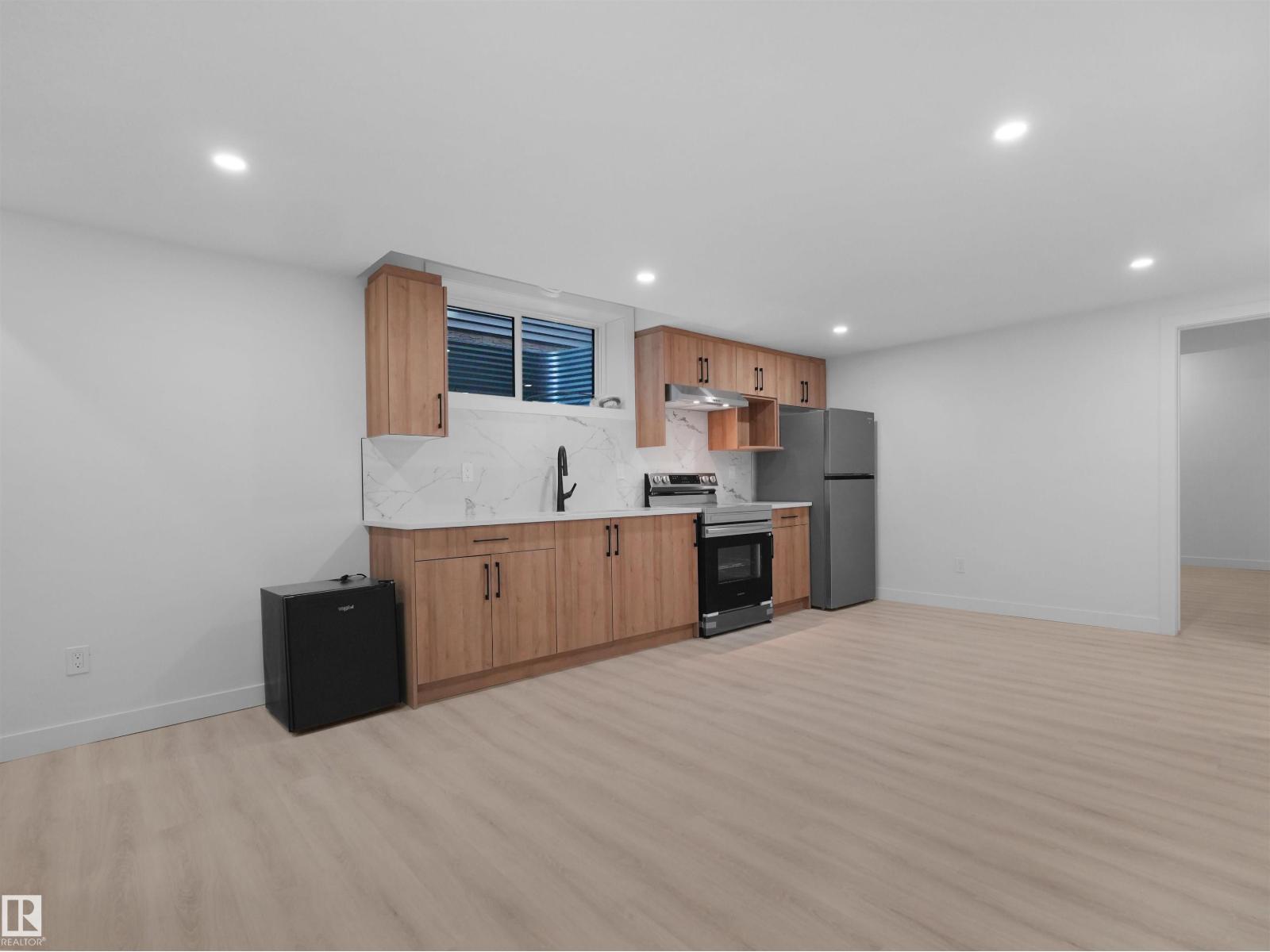 320 38 ST SW - 34