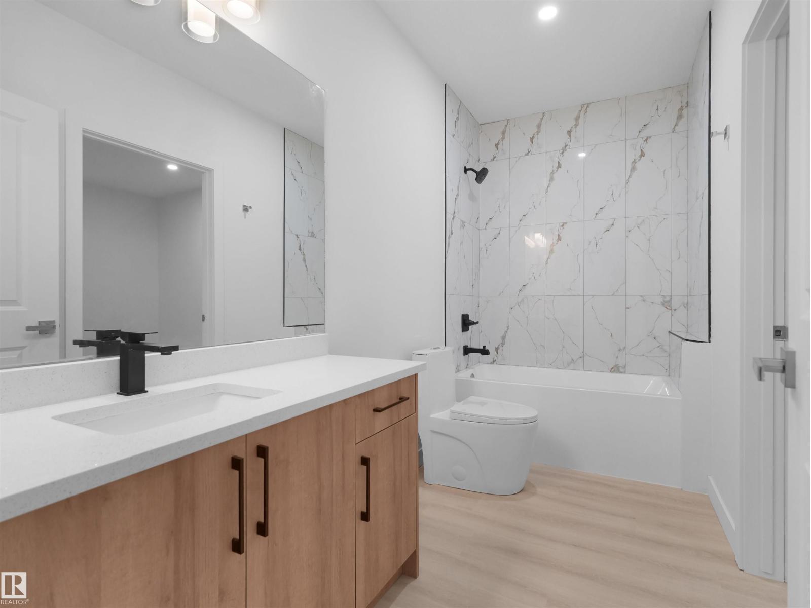 320 38 ST SW - 40