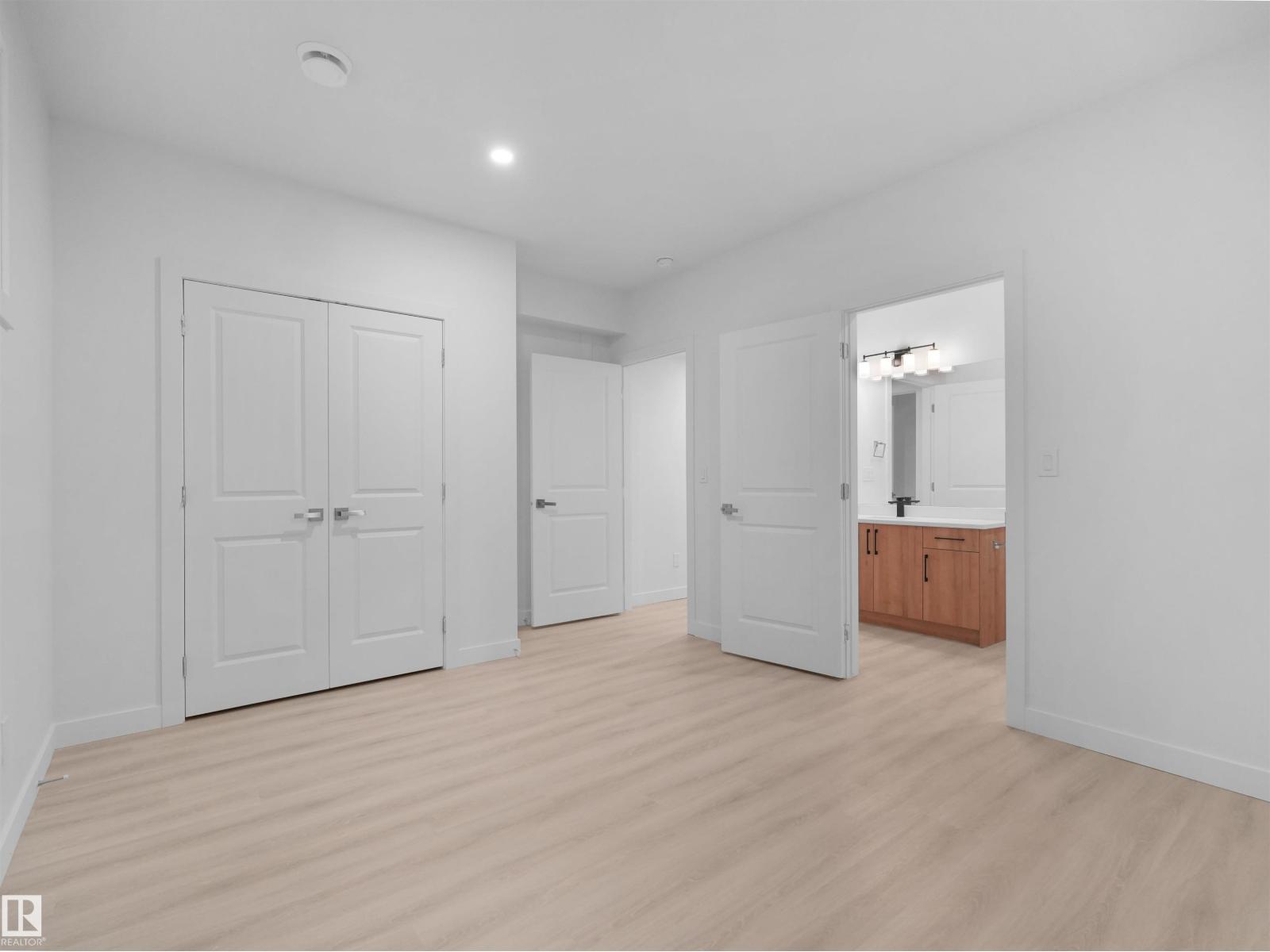 320 38 ST SW - 41