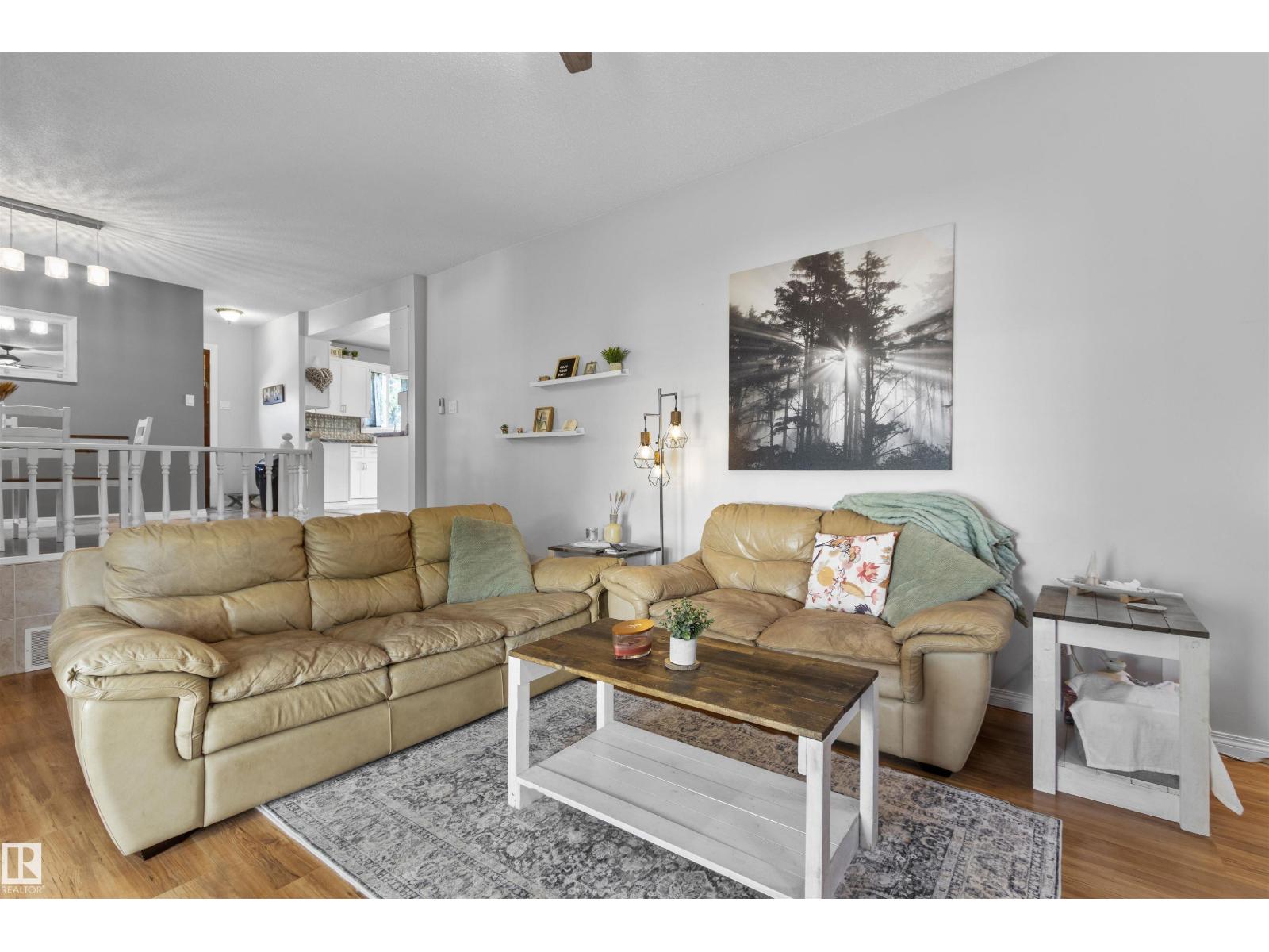4712 49 AV — photo 16