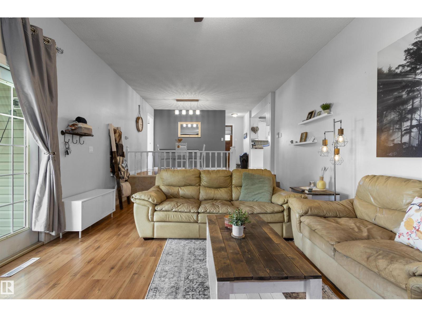 4712 49 AV — photo 17