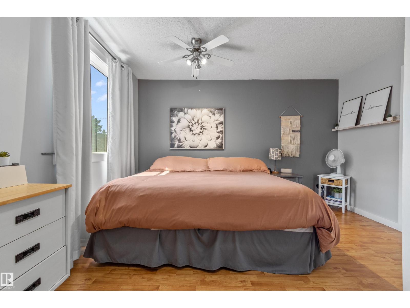 4712 49 AV — photo 21