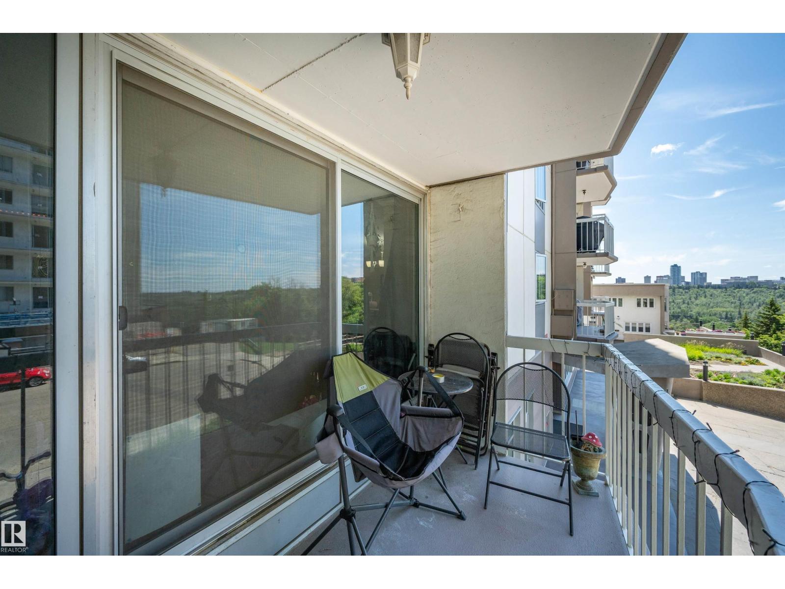 #205 9835 113 ST NW - 12
