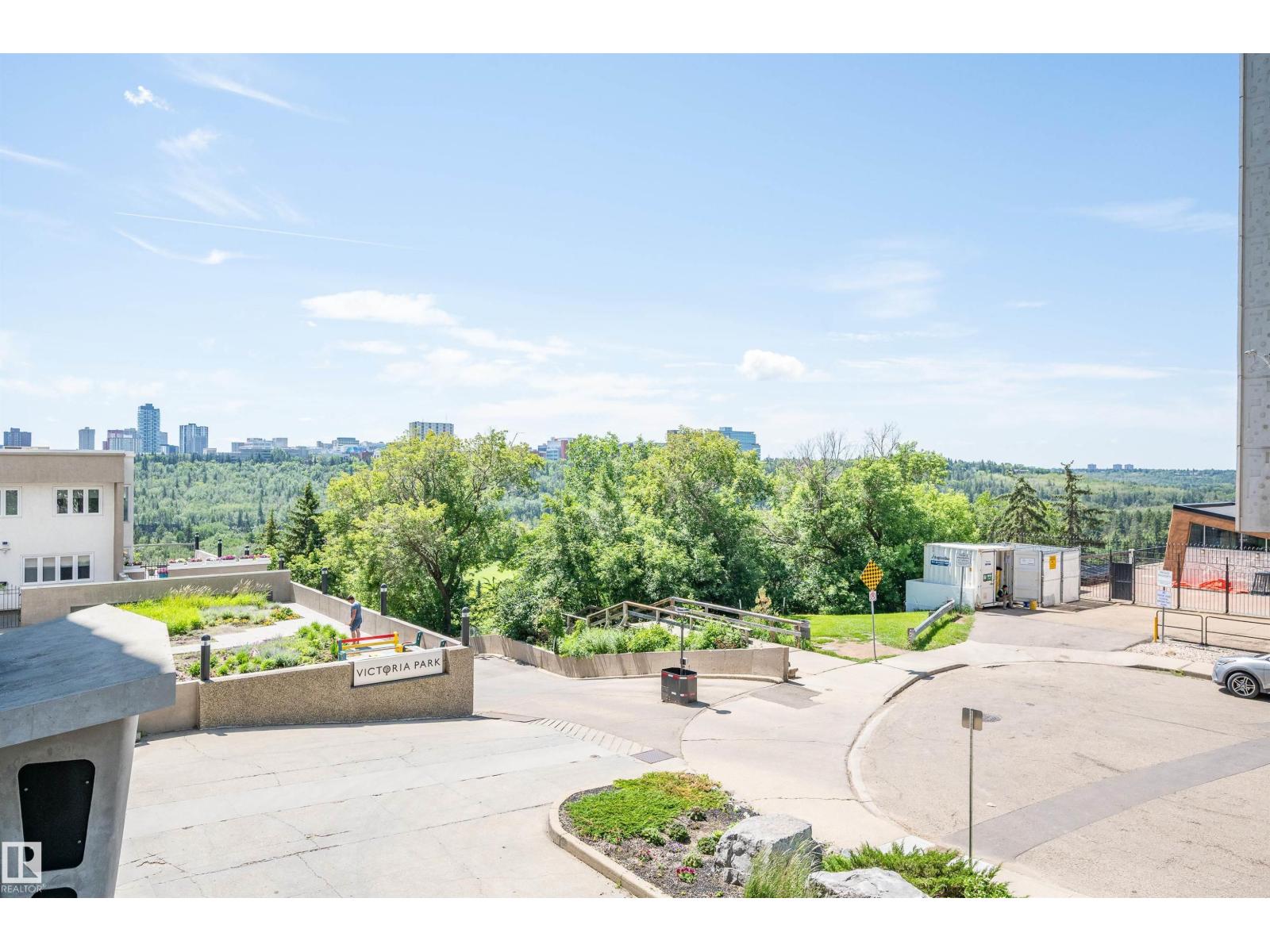 #205 9835 113 ST NW - 14