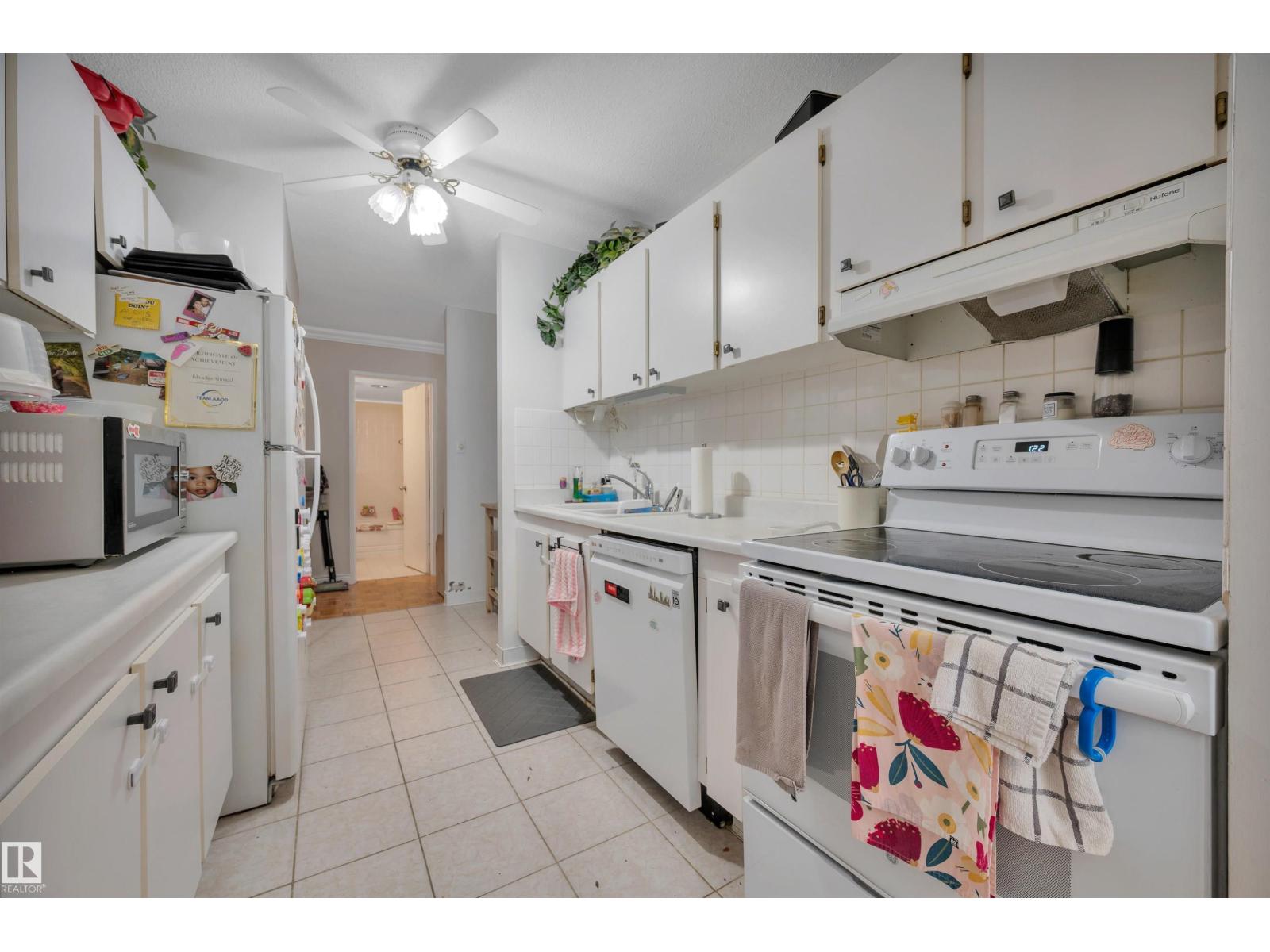#205 9835 113 ST NW - 18