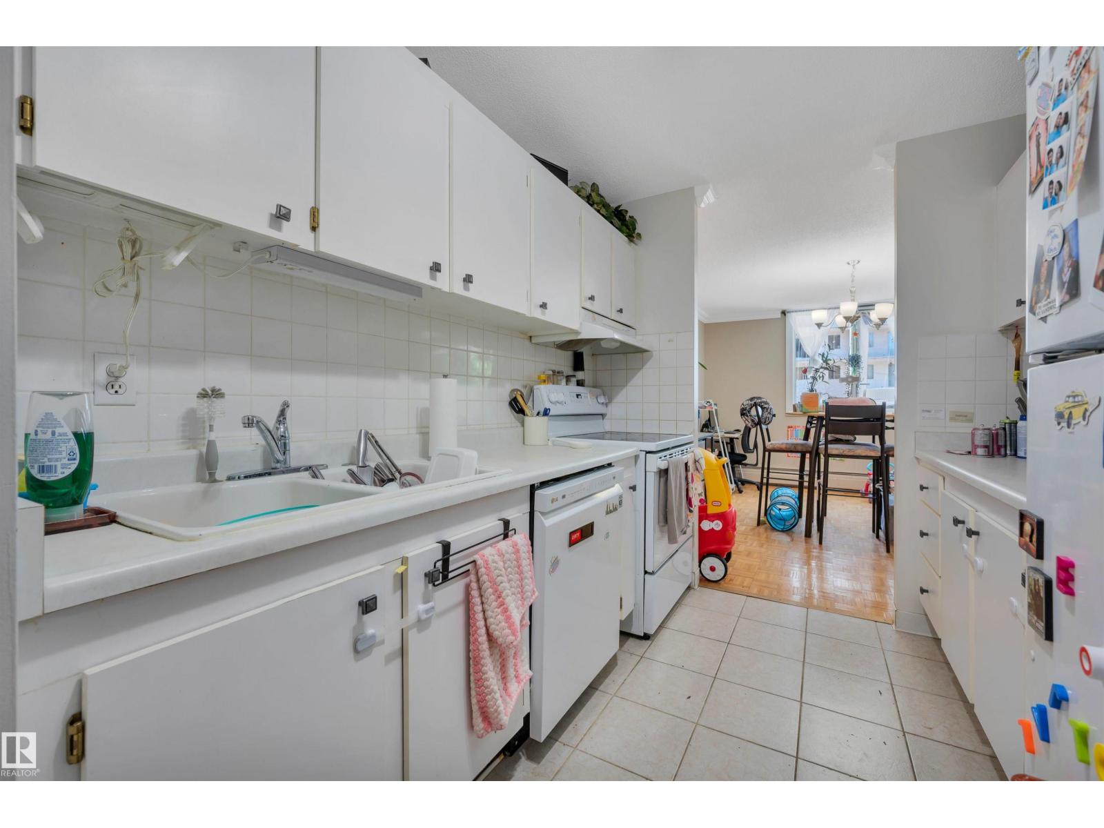 #205 9835 113 ST NW - 20