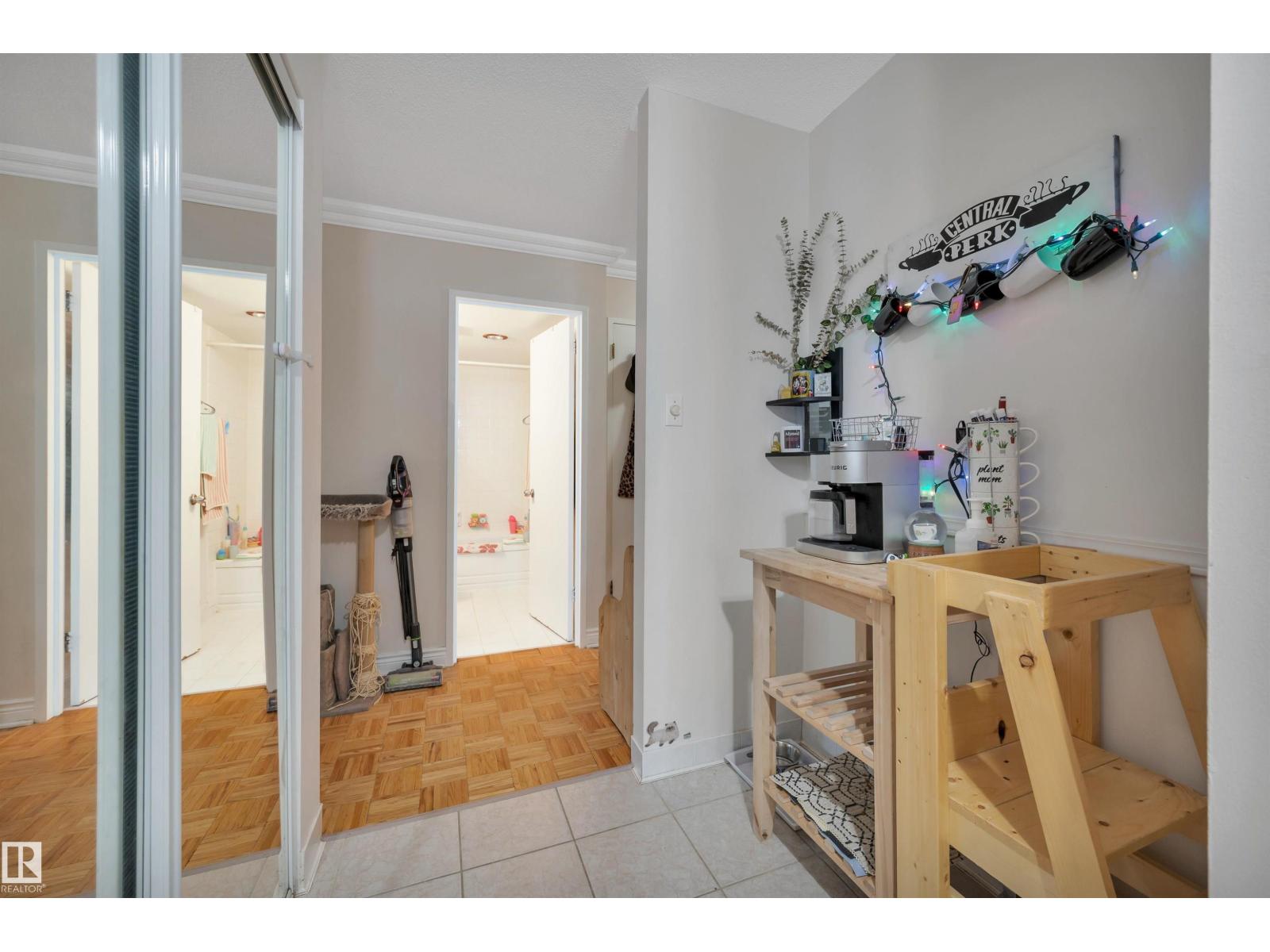 #205 9835 113 ST NW - 22