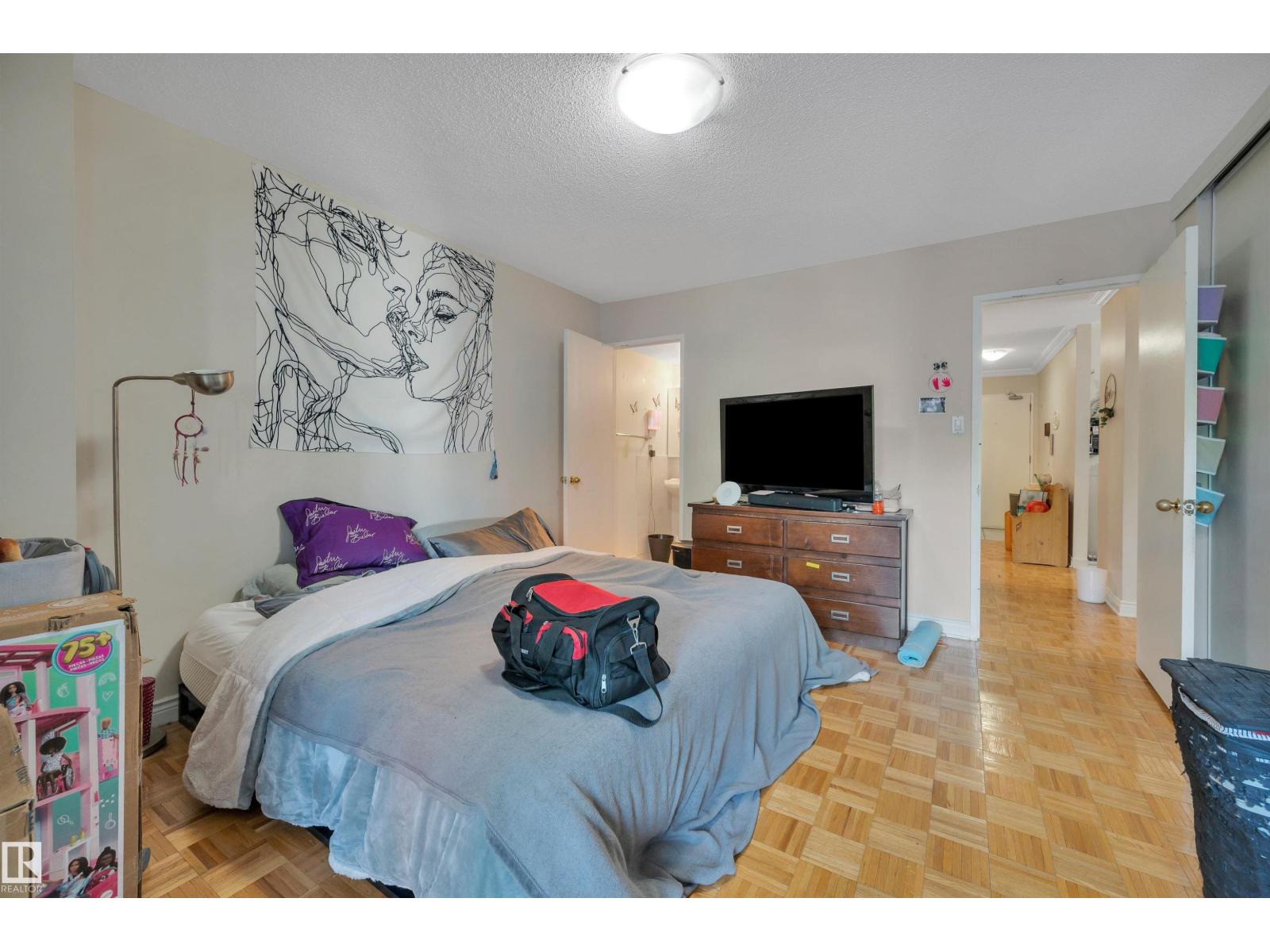 #205 9835 113 ST NW - 27